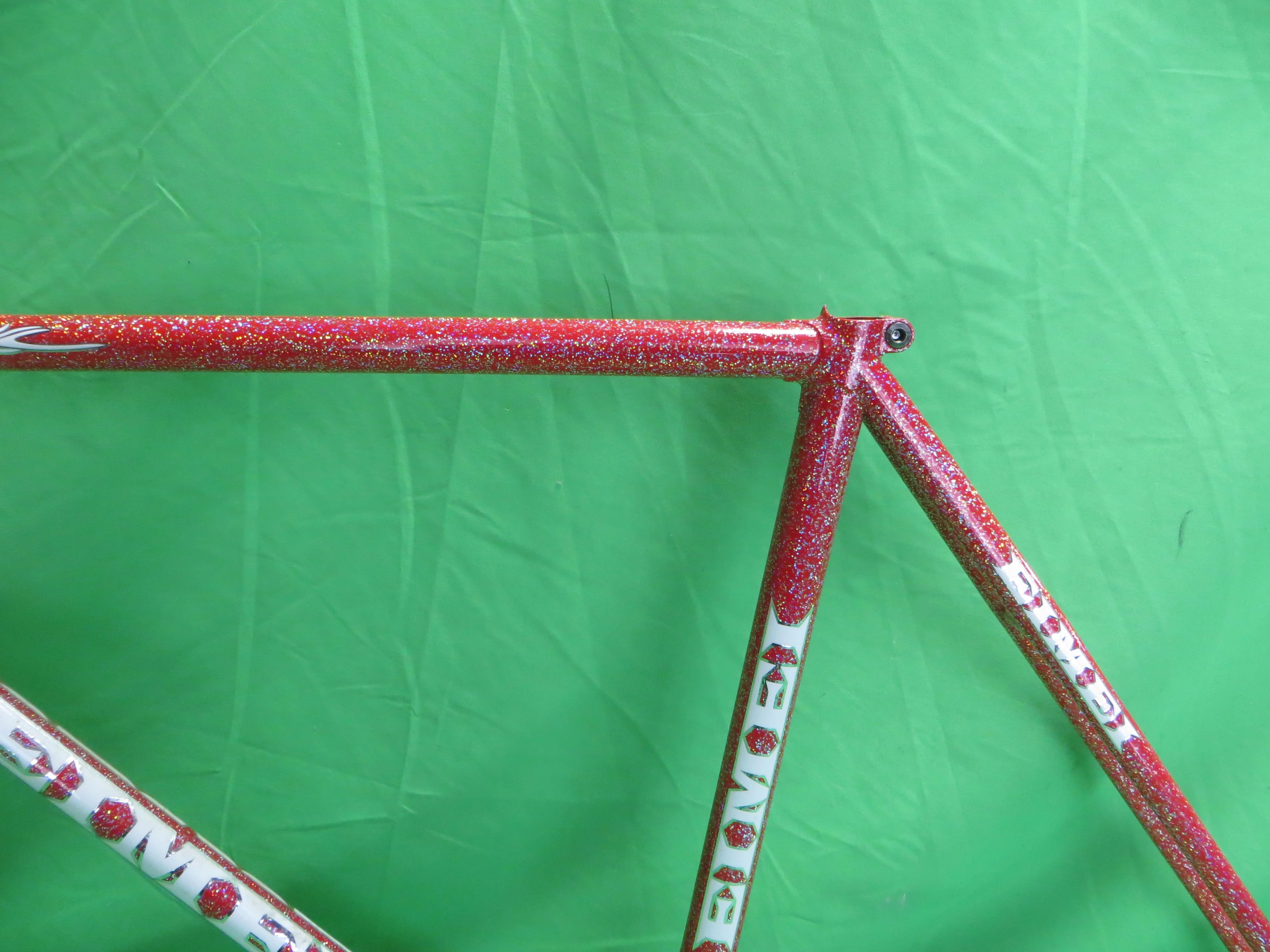 EIMEI // Red Metallic with SUPER Rainbow Flake // 51.5cm - Image 5