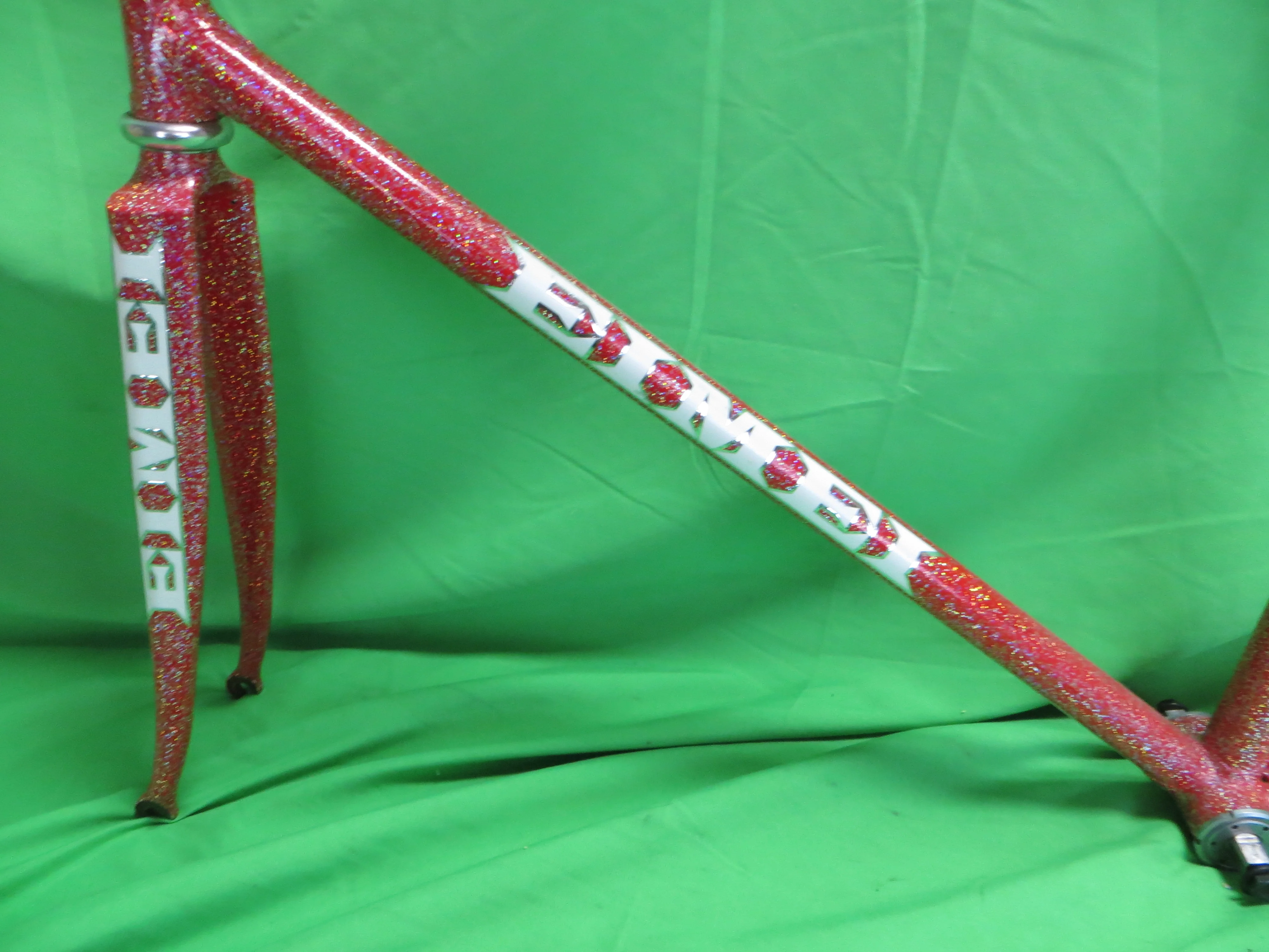 EIMEI // Red Metallic with SUPER Rainbow Flake // 51.5cm - Image 6