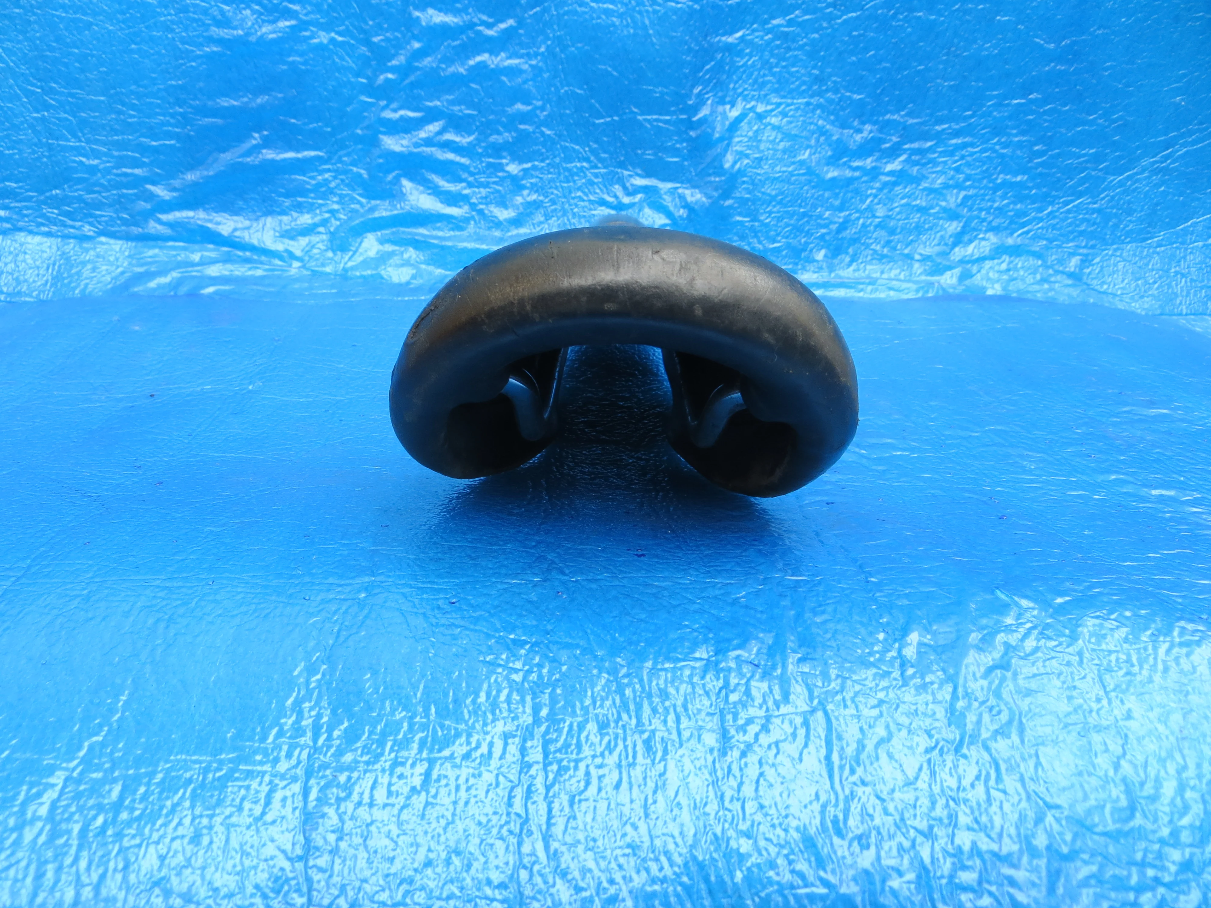 Fujita Seamless Y.F.C PISTA NJS Saddle 44mm (23051521) - Image 4