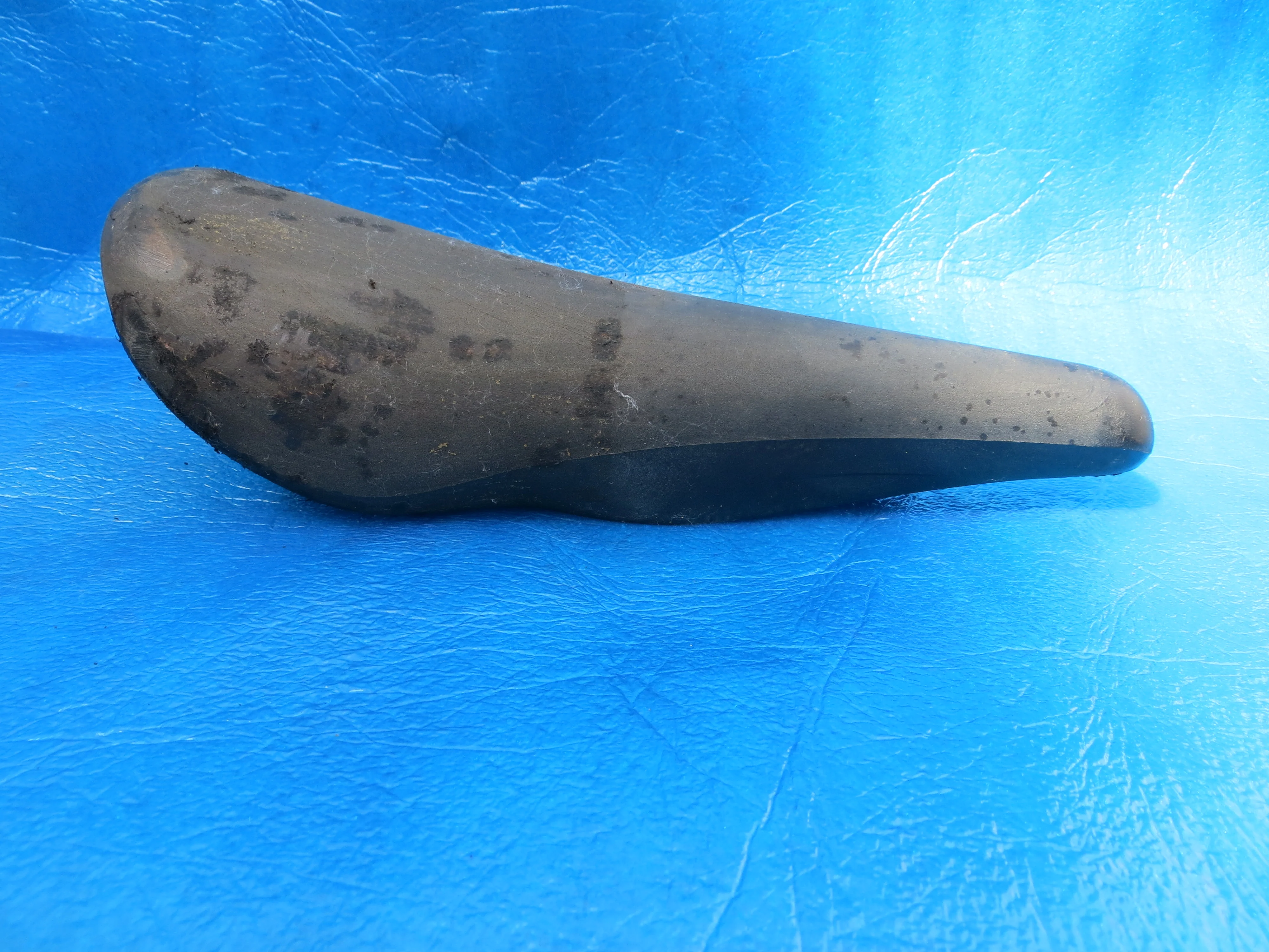 Fujita Seamless Y.F.C PISTA NJS Saddle 44mm (23061801)