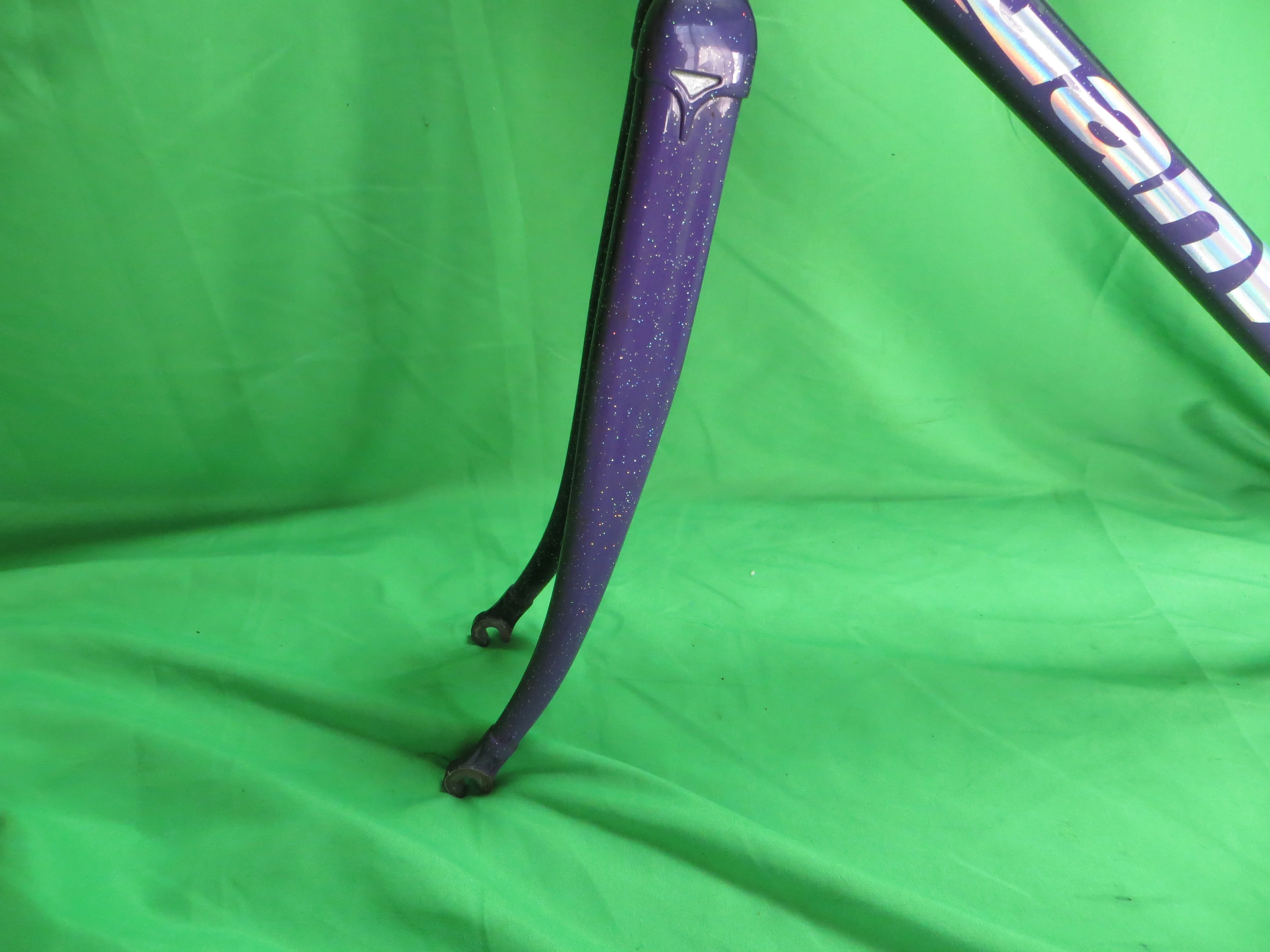 Gan Well Pro Columbus Max Fork // Purple Black Fade with Rainbow Flake // 48cm - Image 3