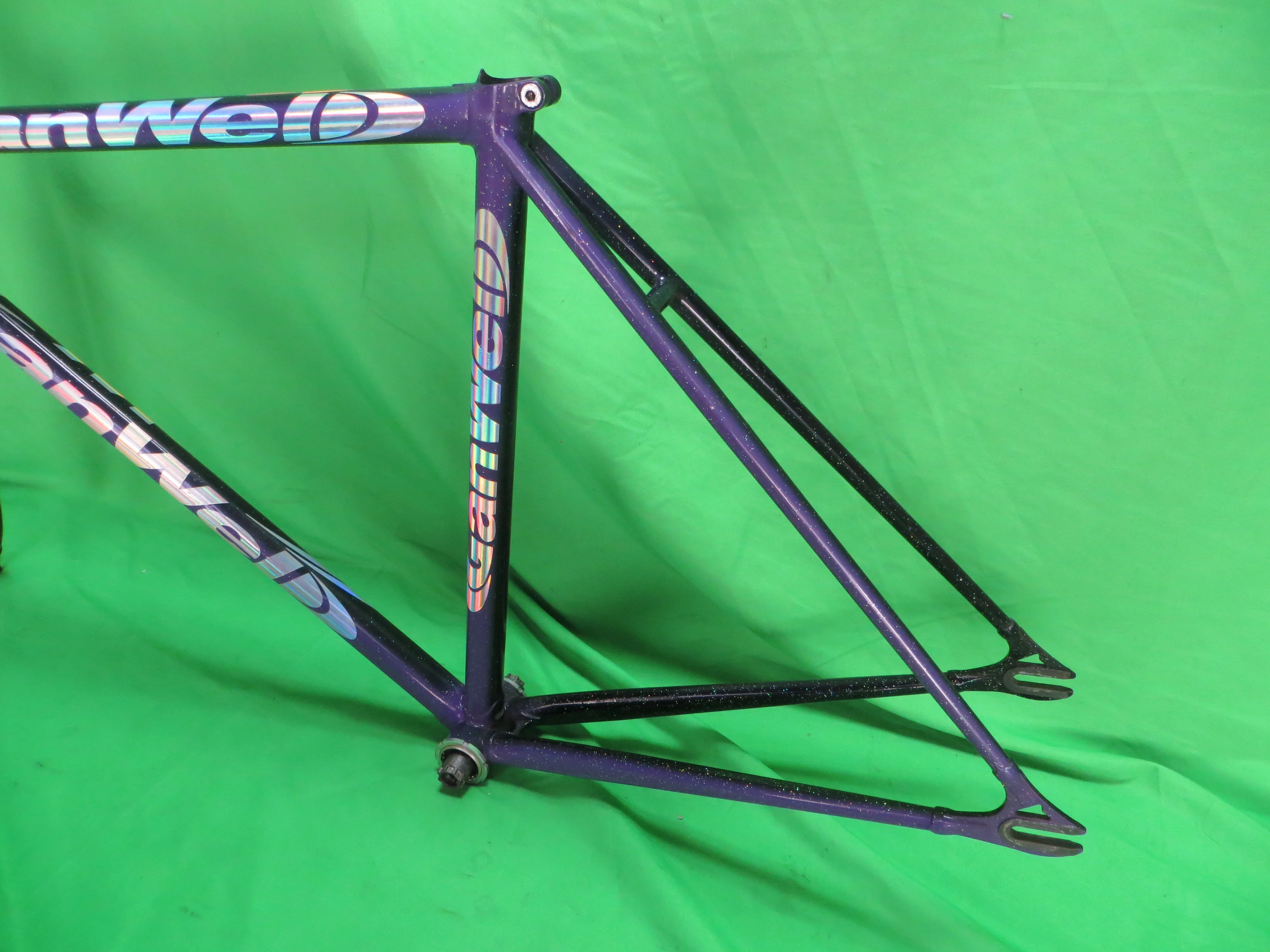 Gan Well Pro Columbus Max Fork // Purple Black Fade with Rainbow Flake // 48cm - Image 8