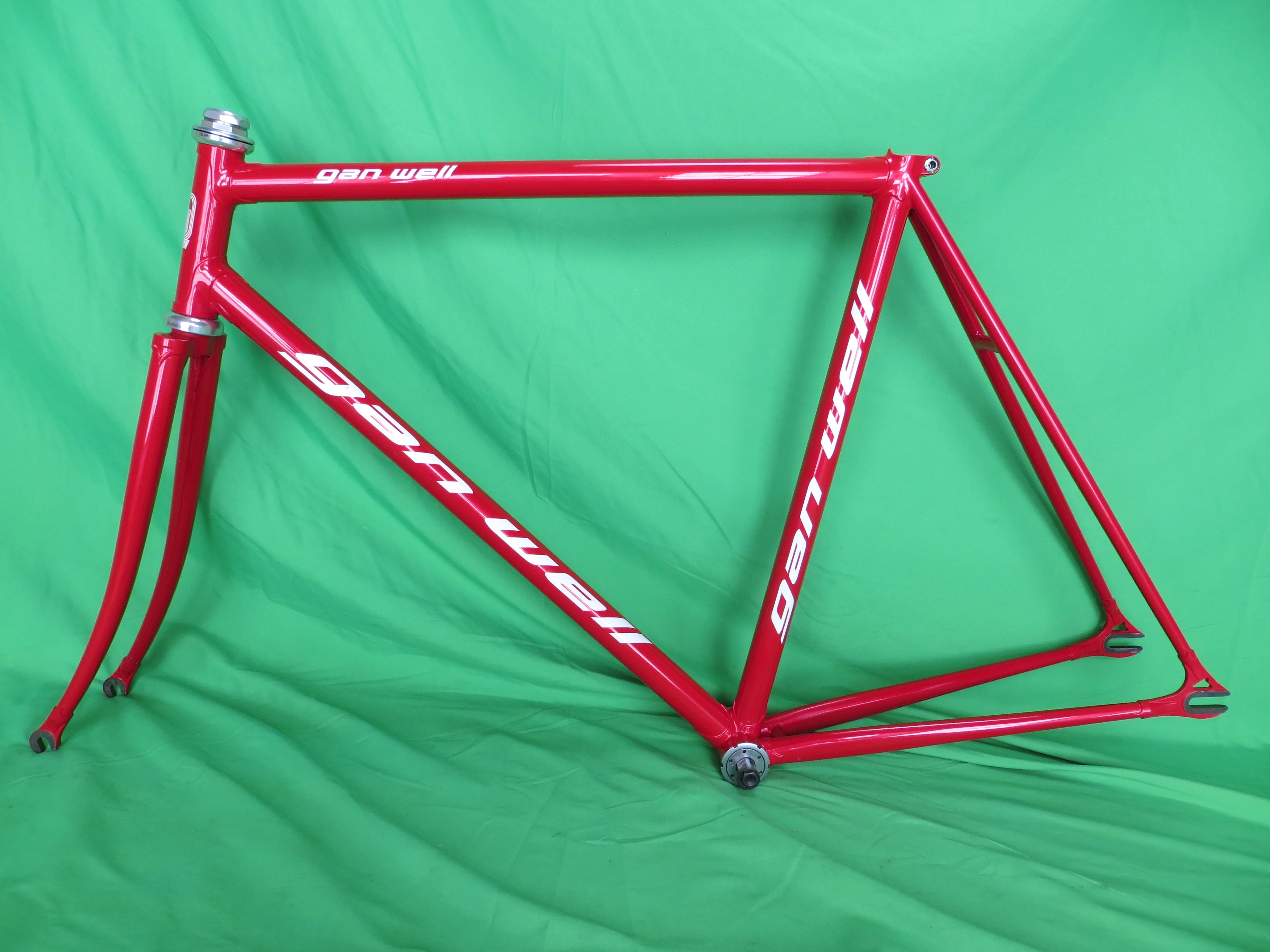 Gan Well Pro // Red Metallic // 53.5cm