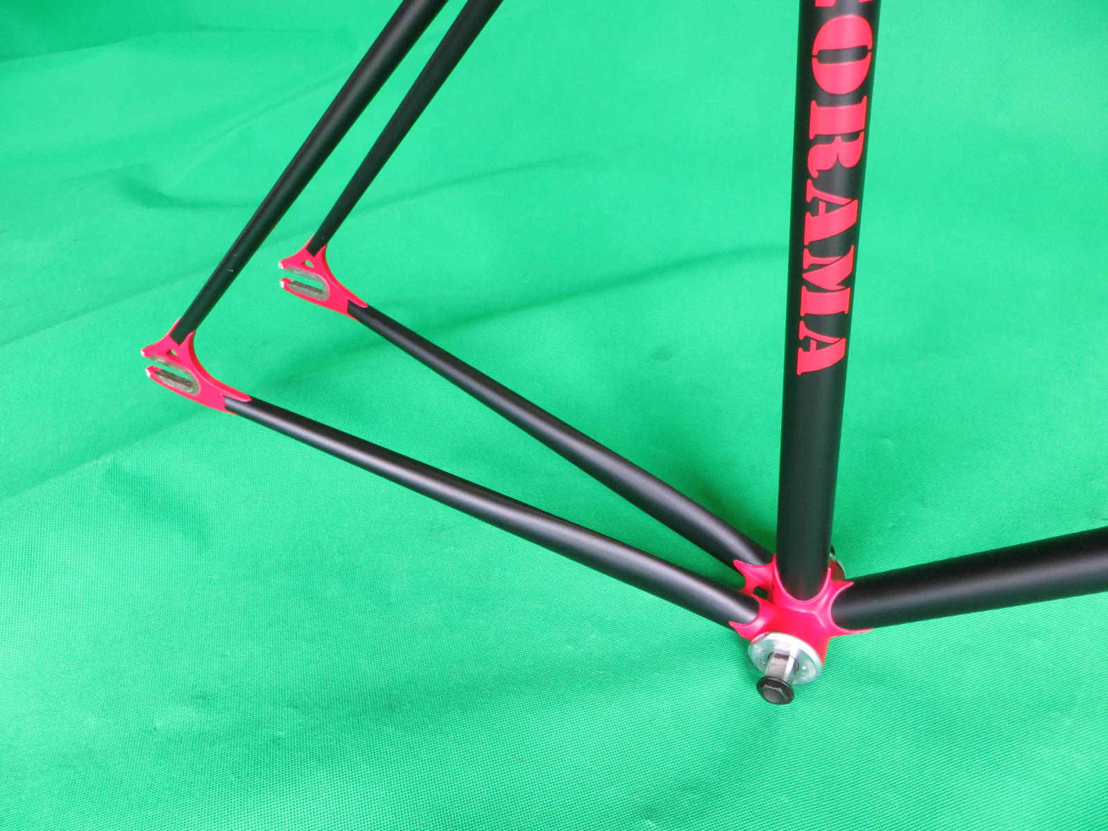 GEORAMA // matte black & red two tone // 49.5cm - Image 14