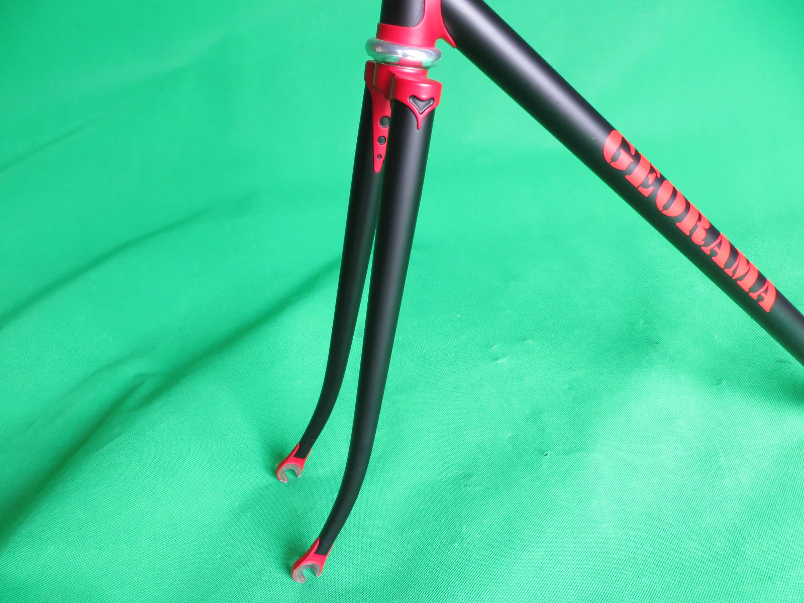 GEORAMA // matte black & red two tone // 49.5cm - Image 3