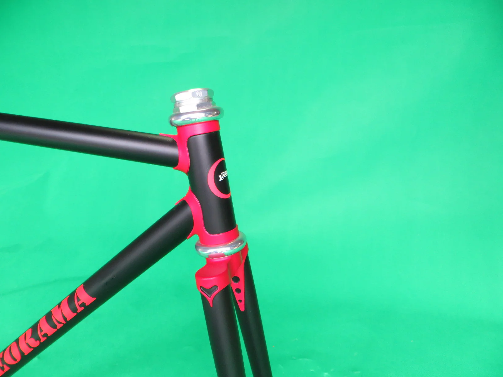 GEORAMA // matte black & red two tone // 49.5cm - Image 9