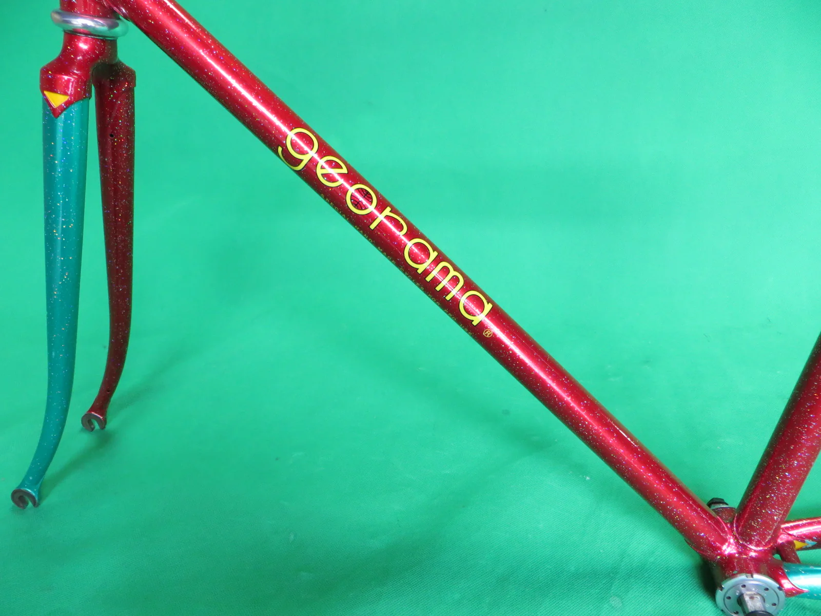GEORAMA // Red & Green Two Tone + Rainbow Flake // 50.5cm - Image 3