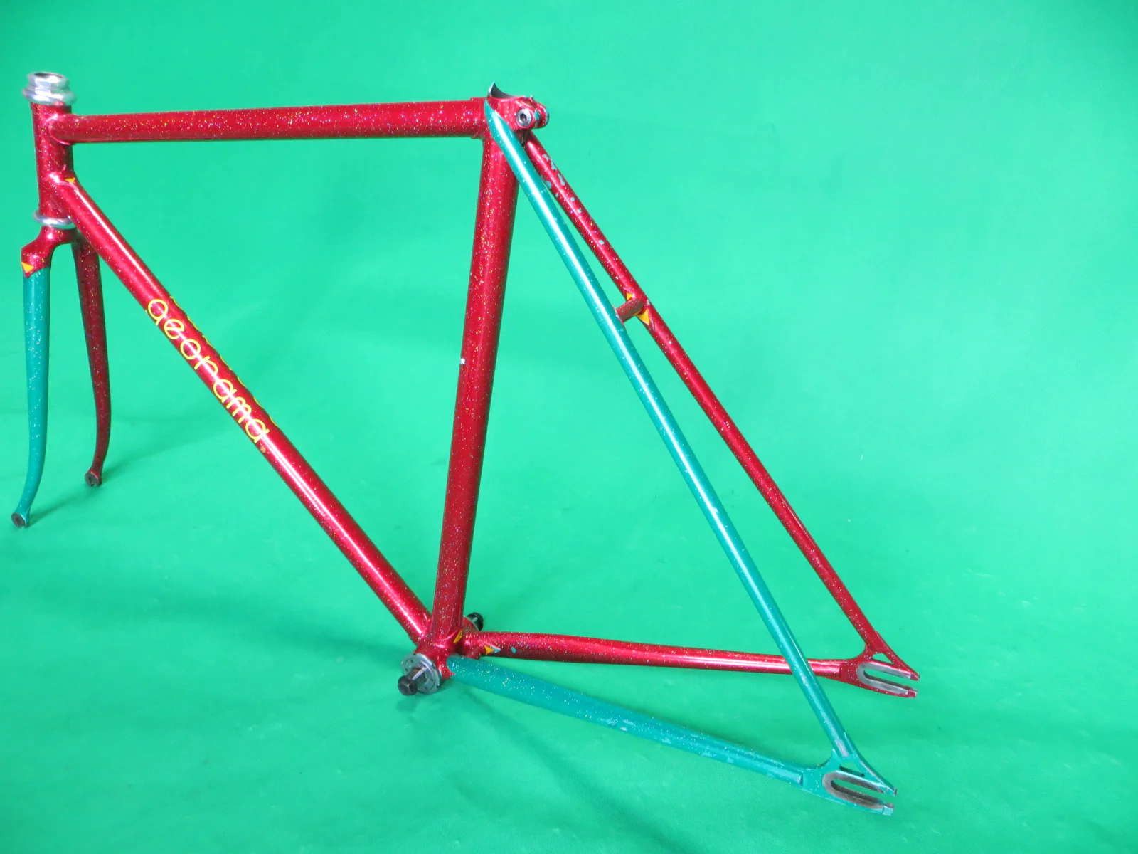 GEORAMA // Red & Green Two Tone + Rainbow Flake // 50.5cm - Image 5