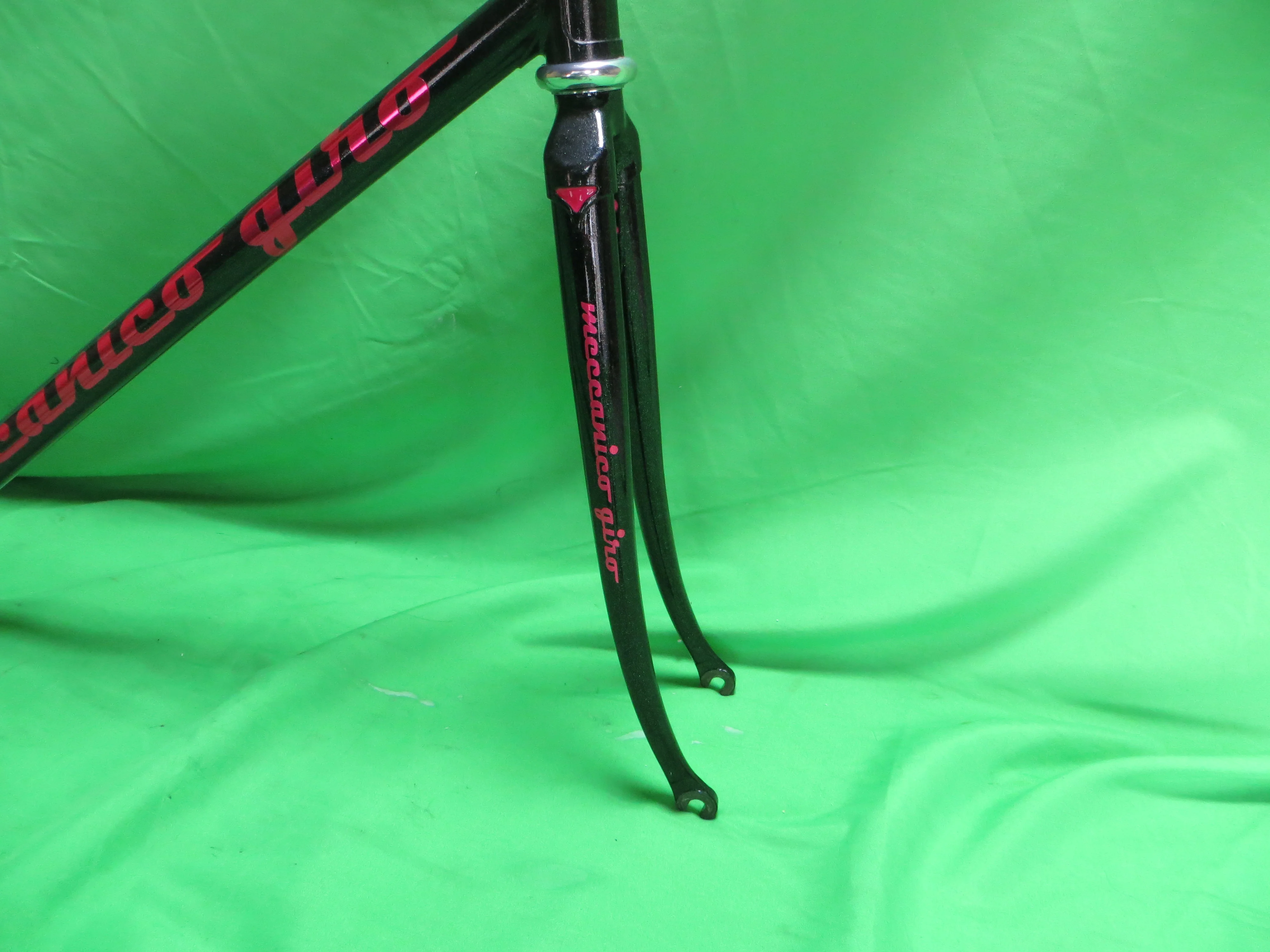 Giro // Black White Fade with Fine Silver Flake // 53.5cm - Image 10