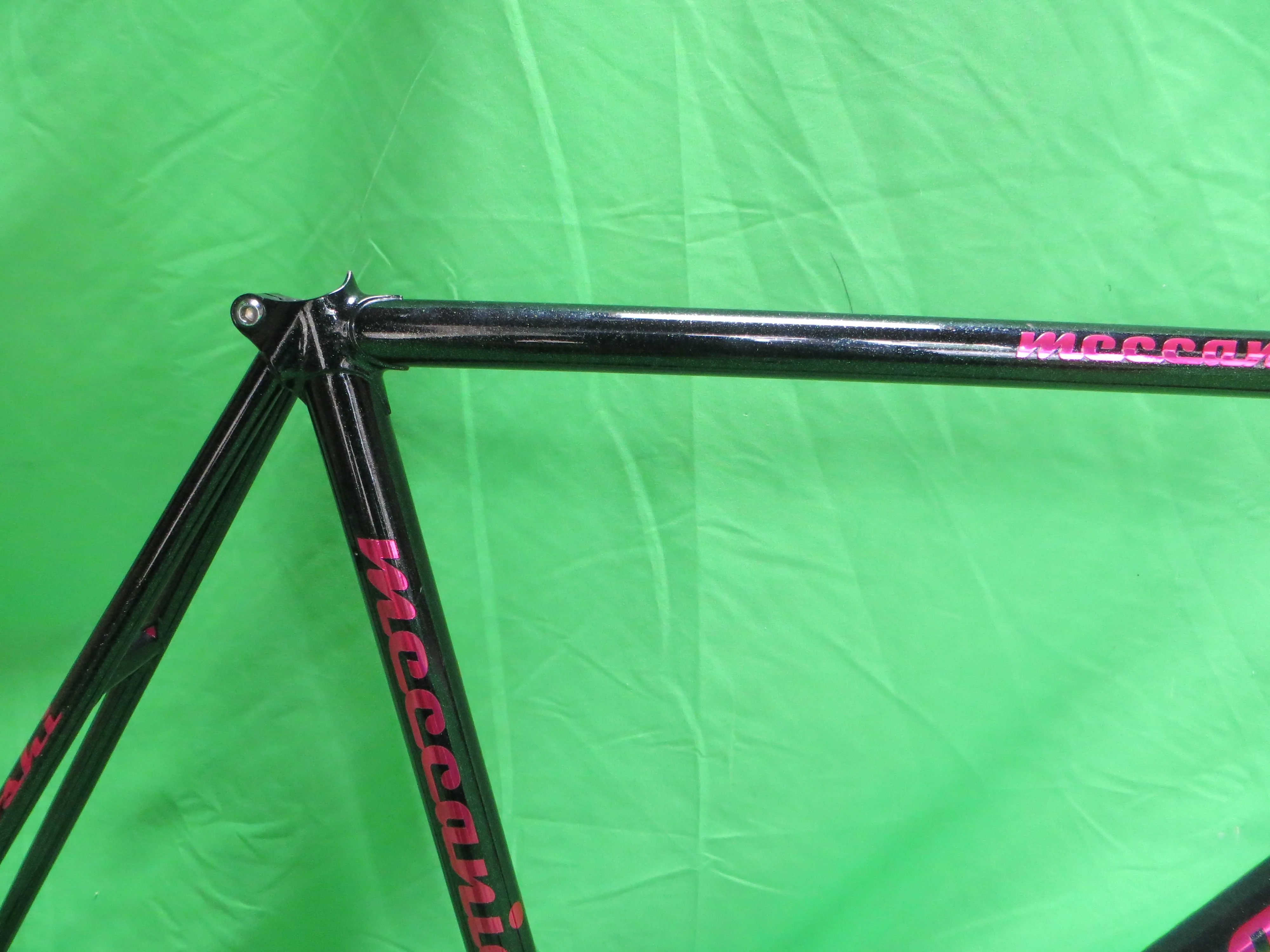 Giro // Black White Fade with Fine Silver Flake // 53.5cm - Image 12