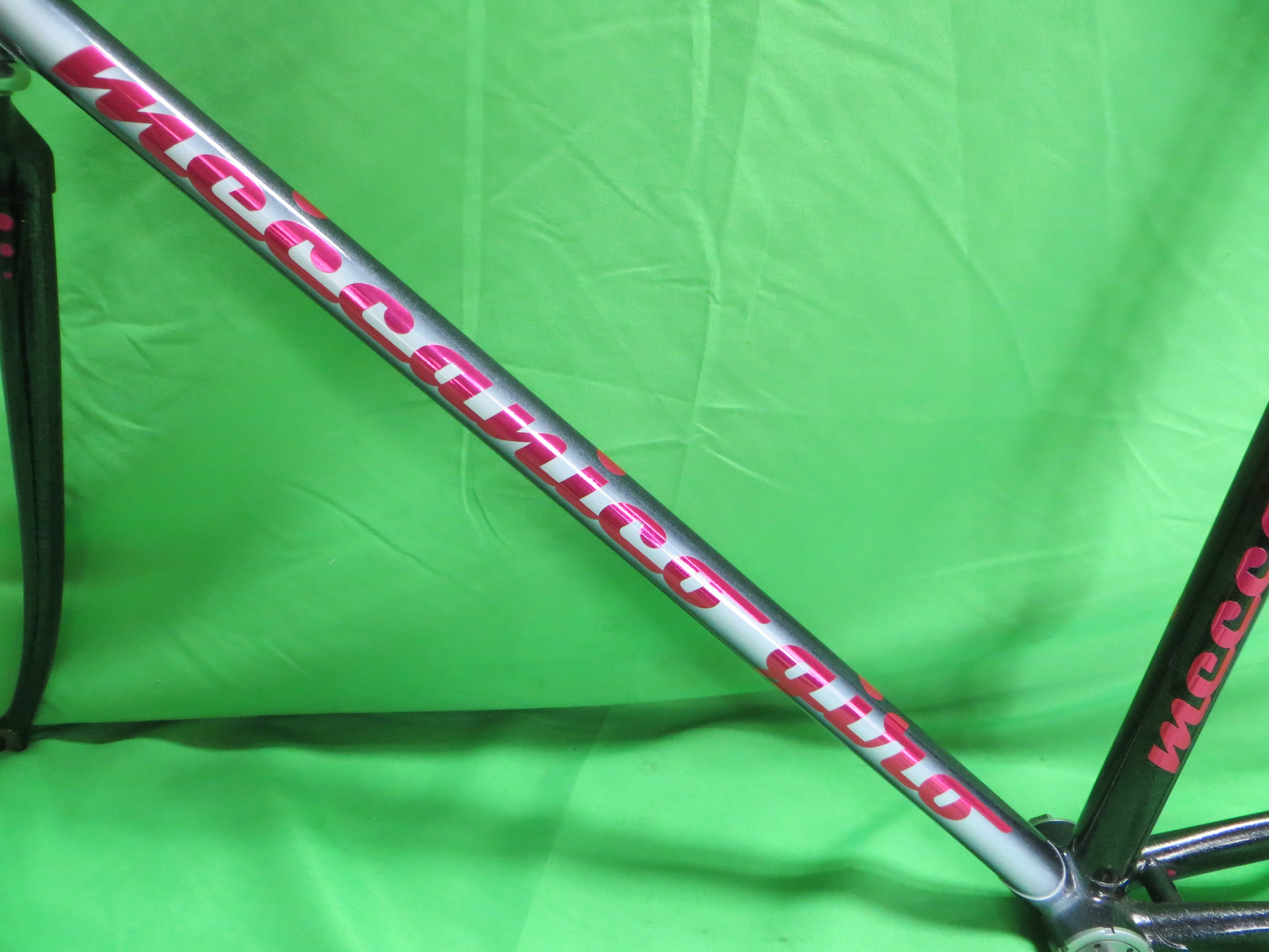 Giro // Black White Fade with Fine Silver Flake // 53.5cm - Image 6