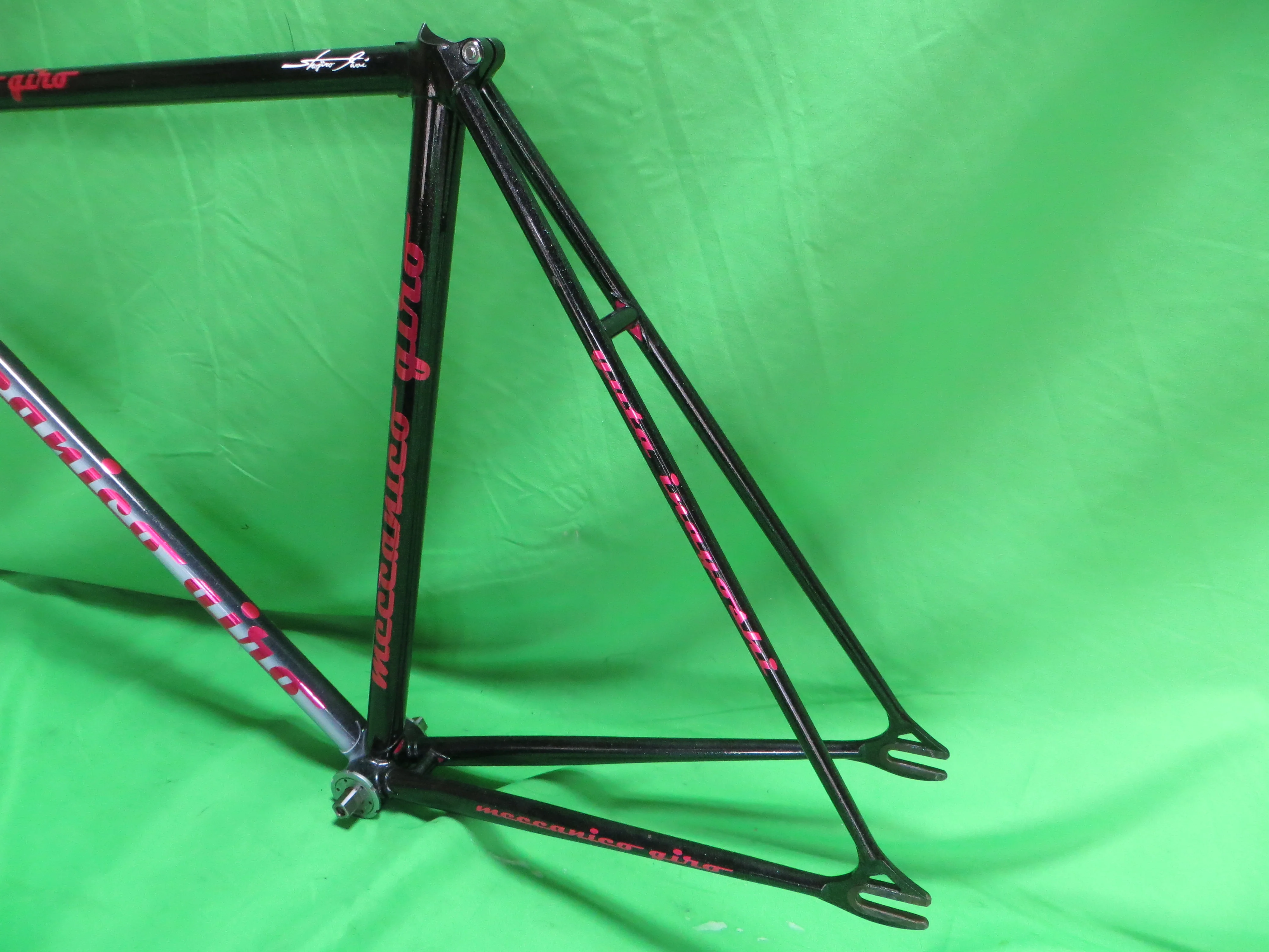 Giro // Black White Fade with Fine Silver Flake // 53.5cm - Image 8