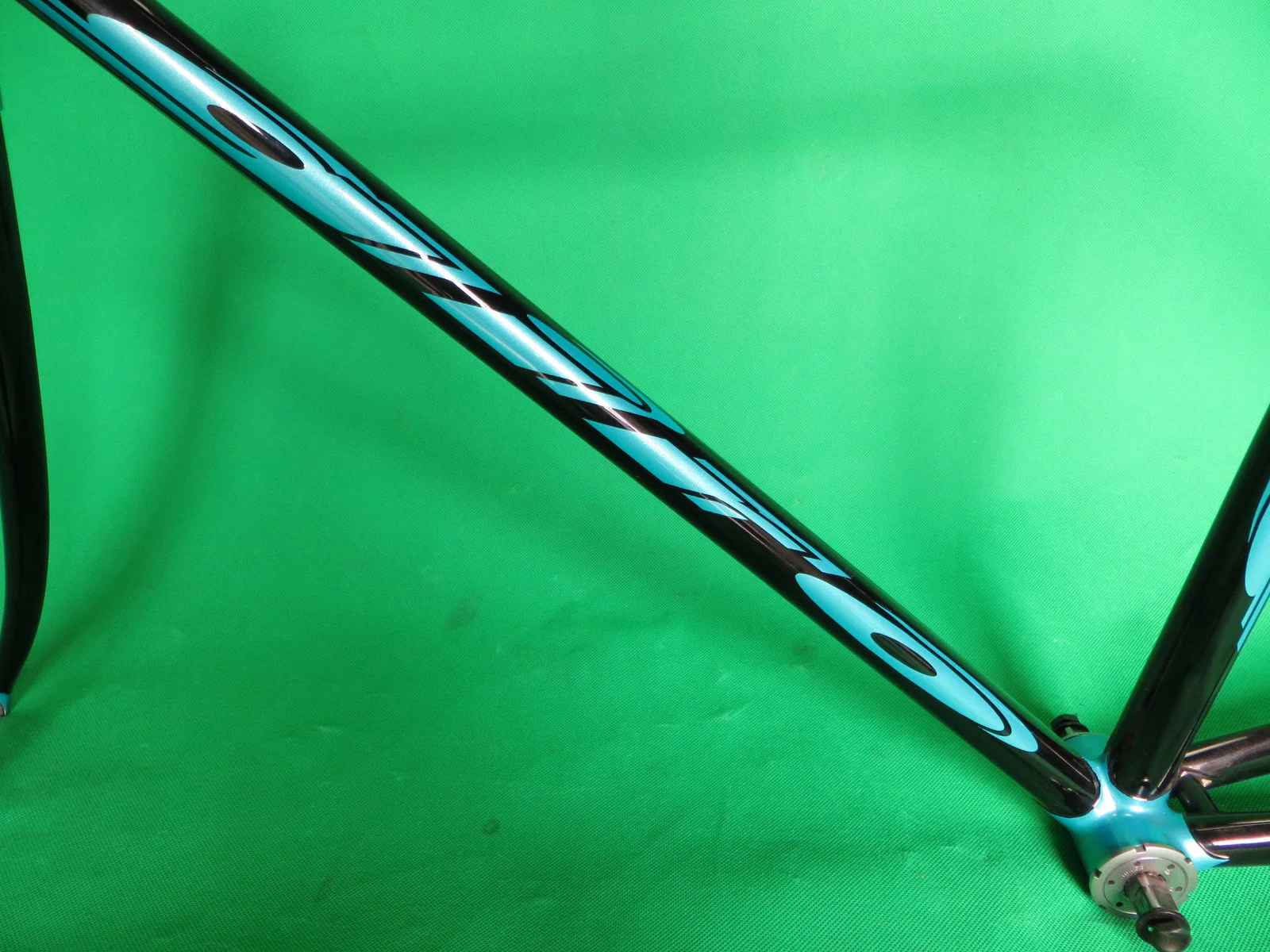 GIRO // black with blue metallic lugs // 50cm - Image 6