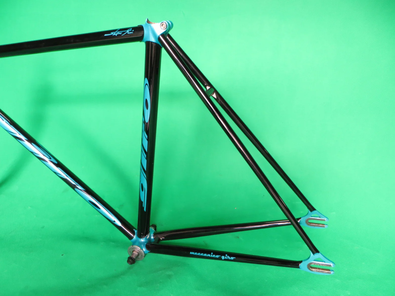 GIRO // black with blue metallic lugs // 50cm - Image 8