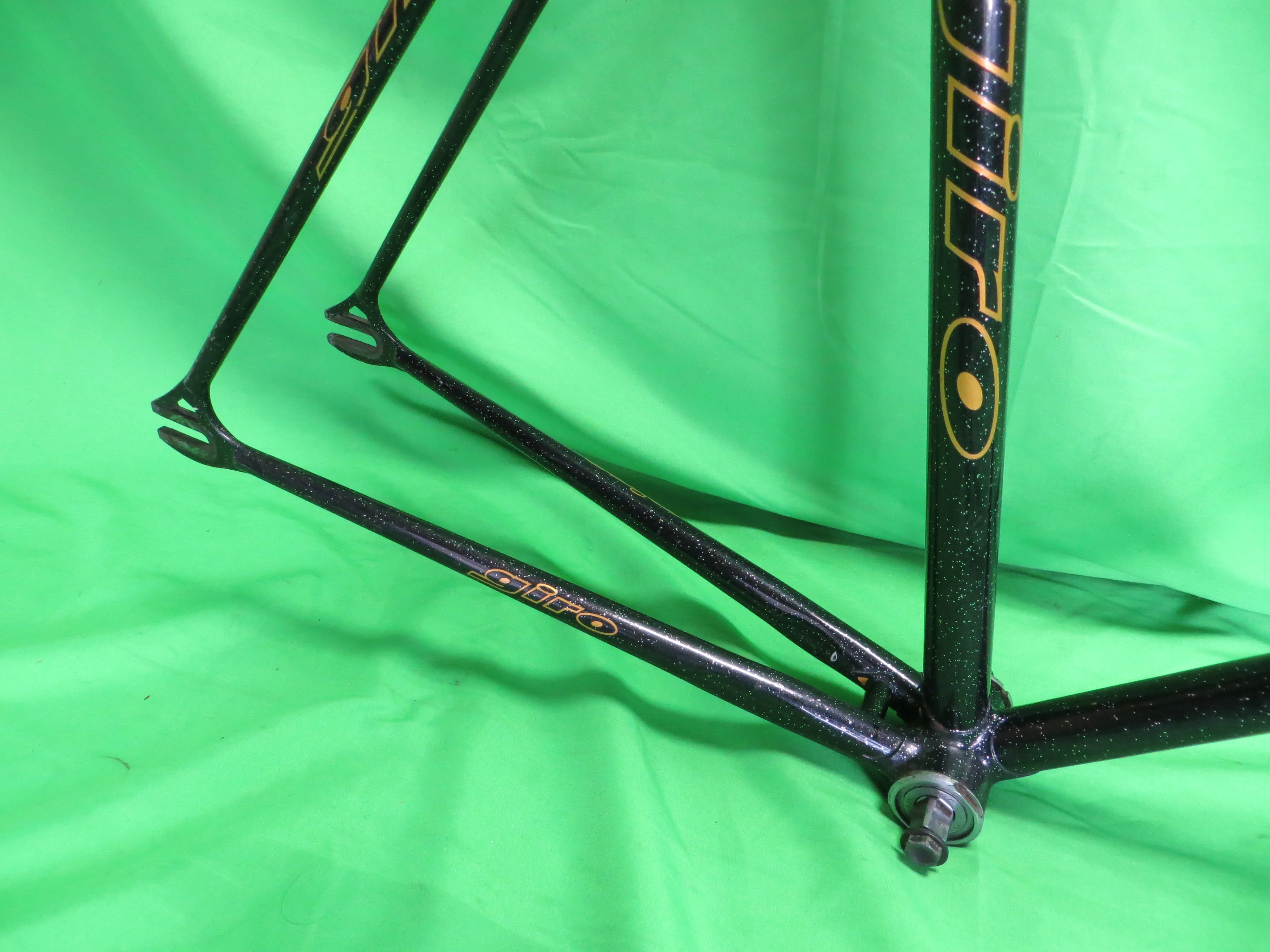 Giro // Black with Silver Flake // 52cm - Image 14