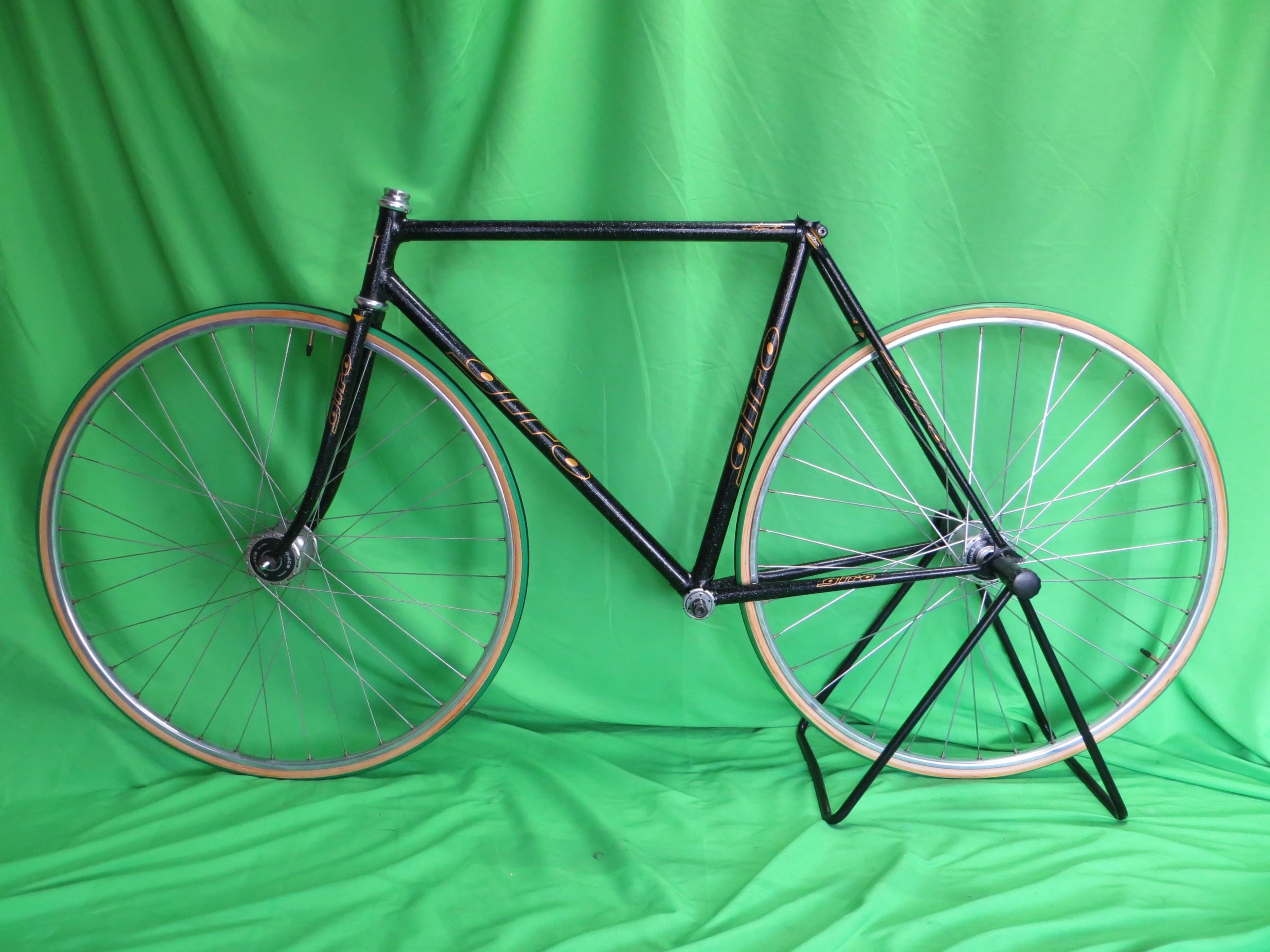 Giro // Black with Silver Flake // 52cm - Image 16