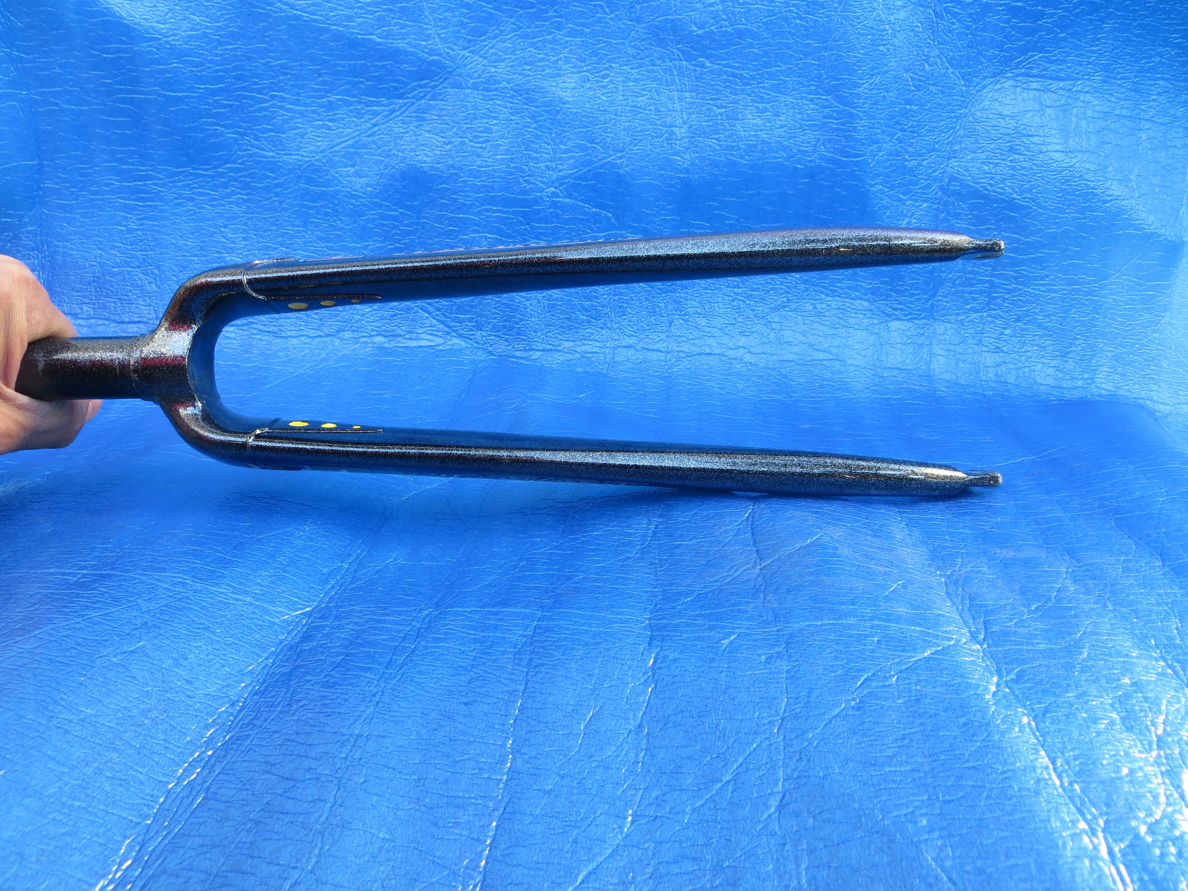 Giro Columbus Max Front Fork 136mm steering Column 9mm Slot /241221 - Image 4