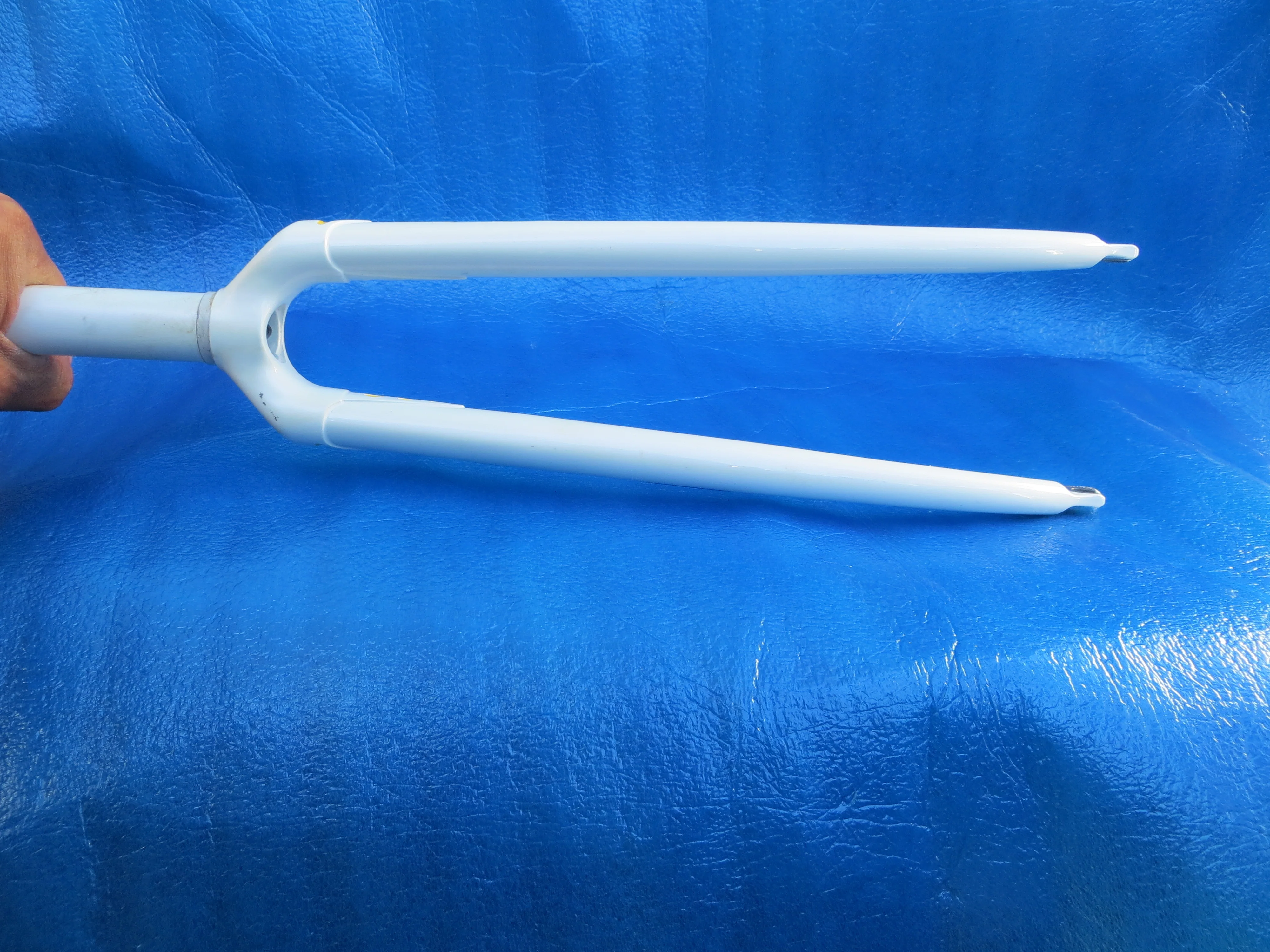 Giro Front Fork 167mm steering Column 9mm Slot /231207 - Image 4