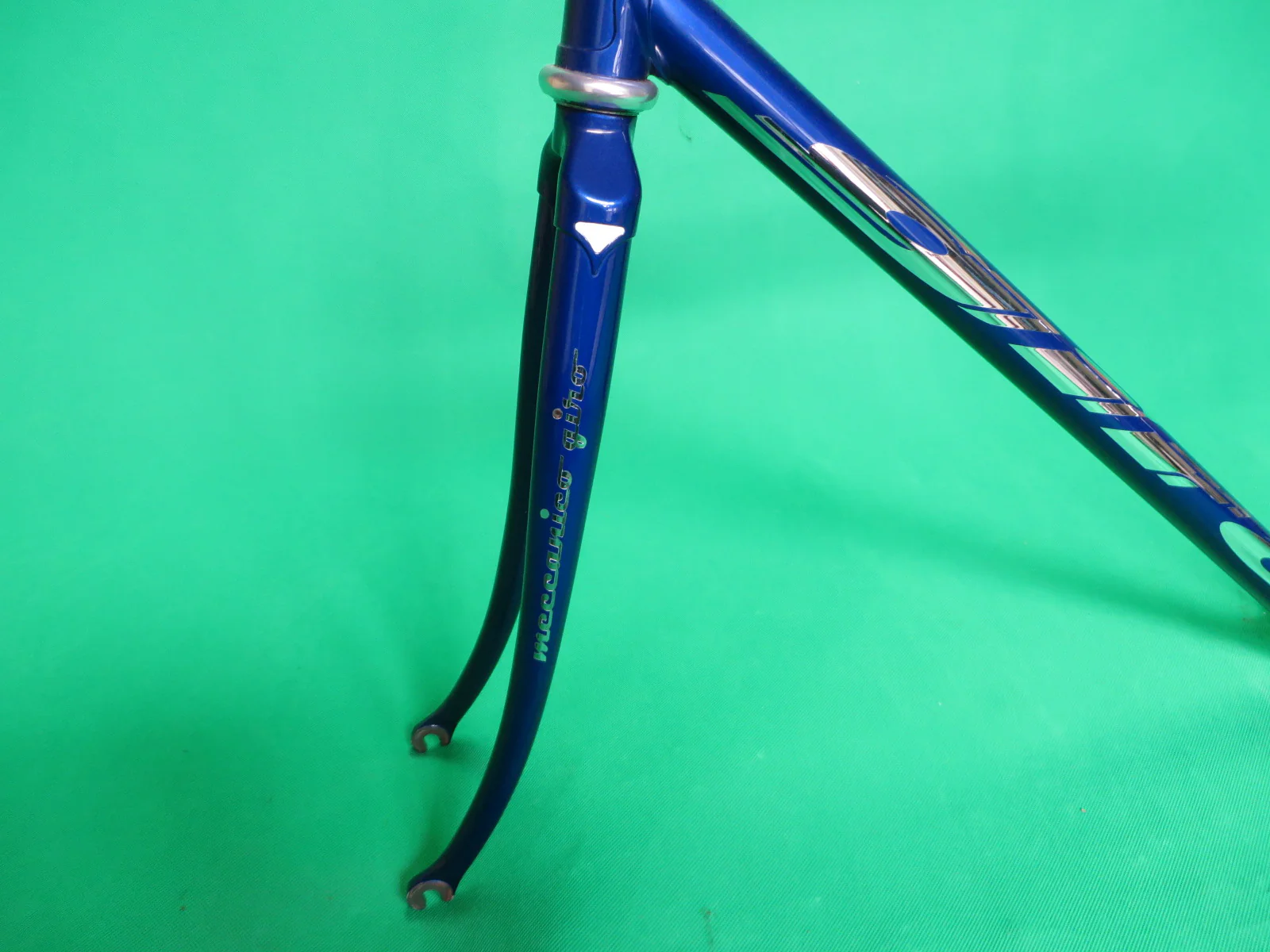 GIRO // Purplish Dark Blue Metallic  // 53.5cm - Image 3
