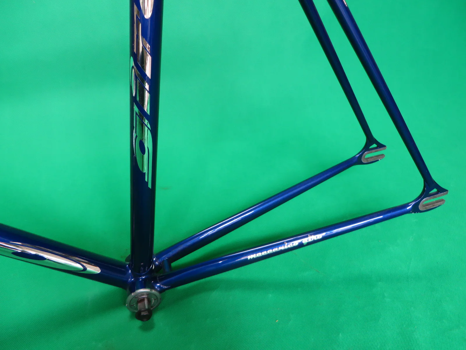 GIRO // Purplish Dark Blue Metallic  // 53.5cm - Image 7