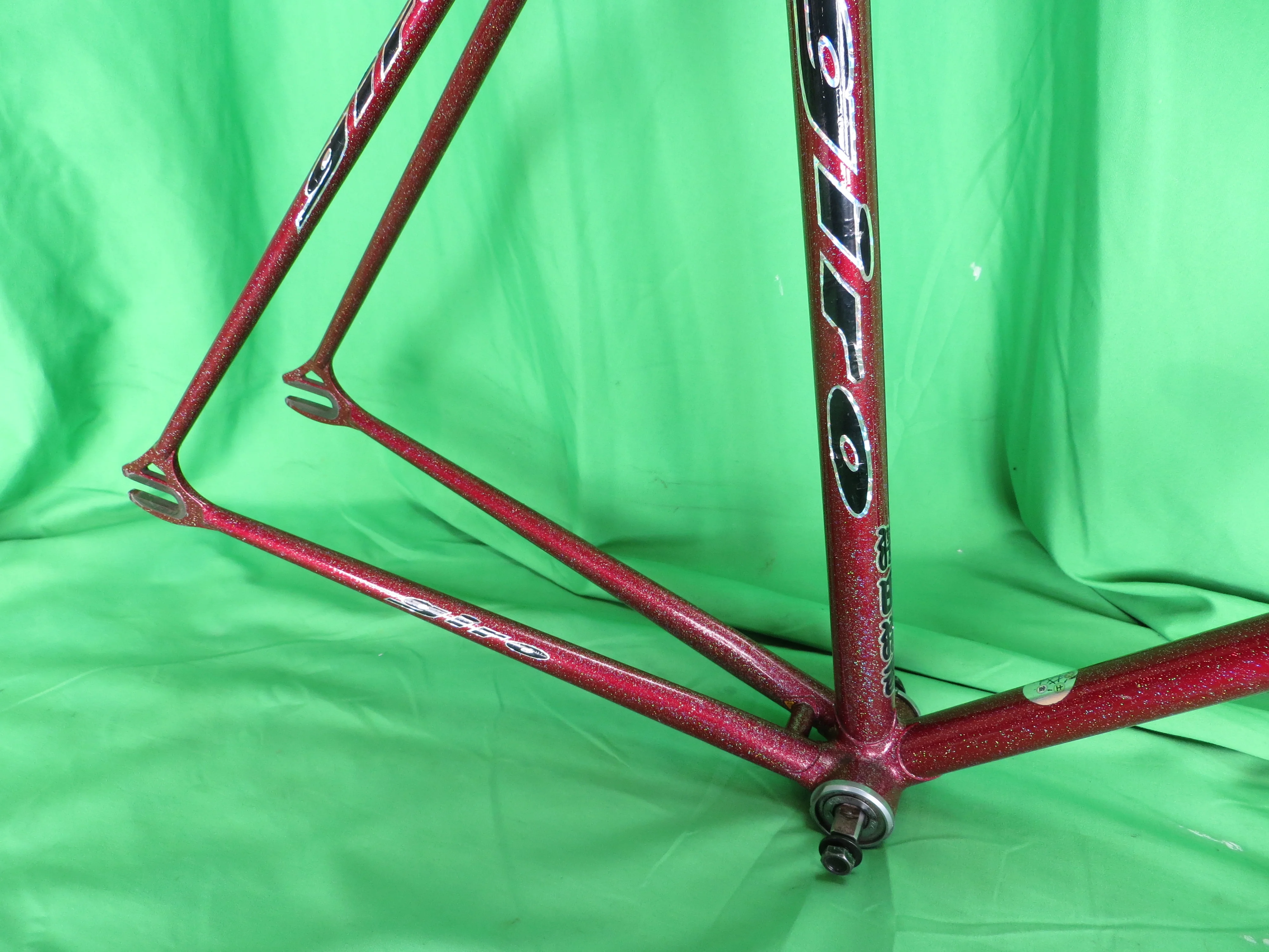 Giro // Red Metallic with Rainbow Flake // 51cm - Image 14