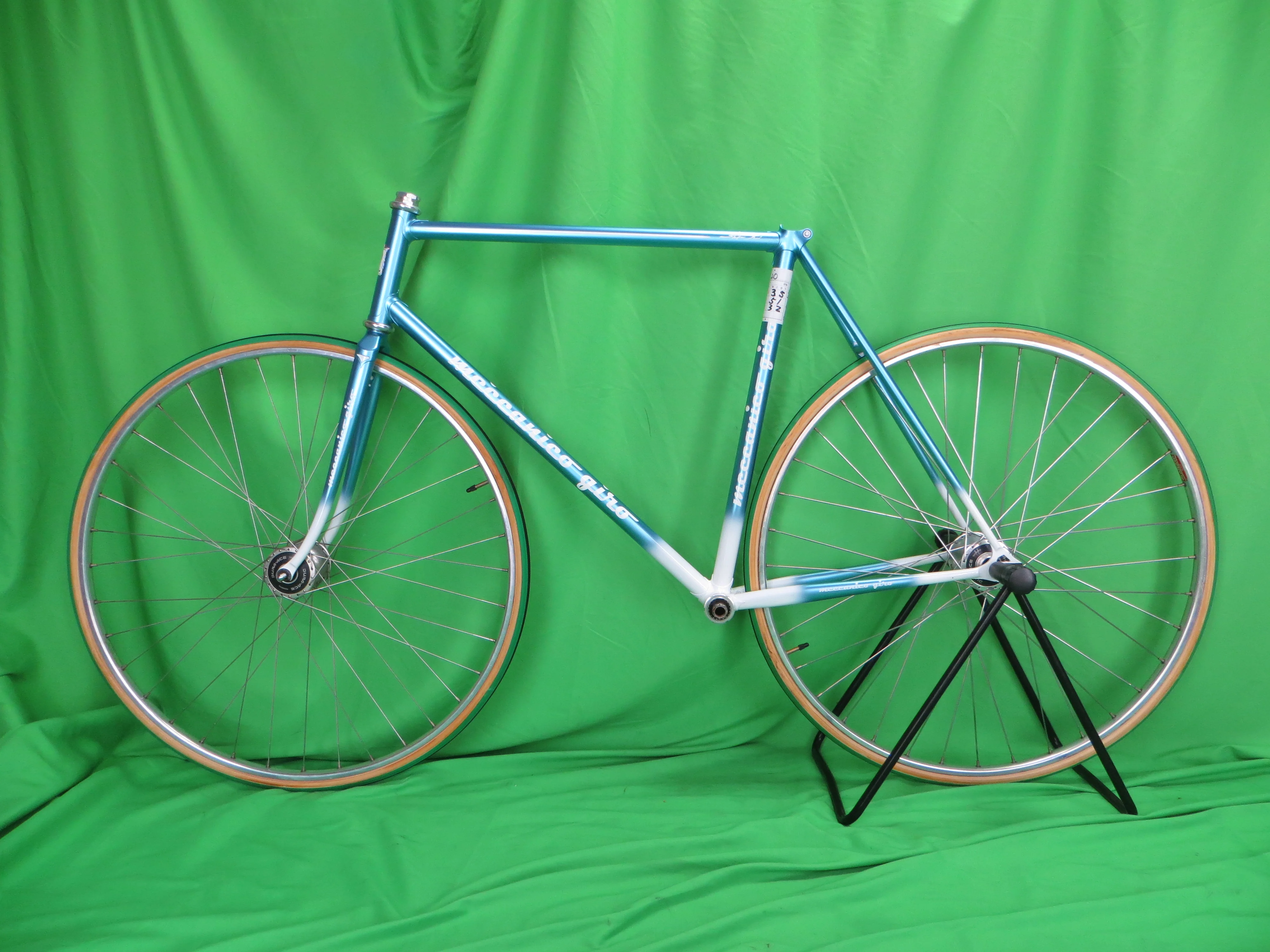 Giro // Sky blue metallic / White Fade // 53.5cm - Image 16
