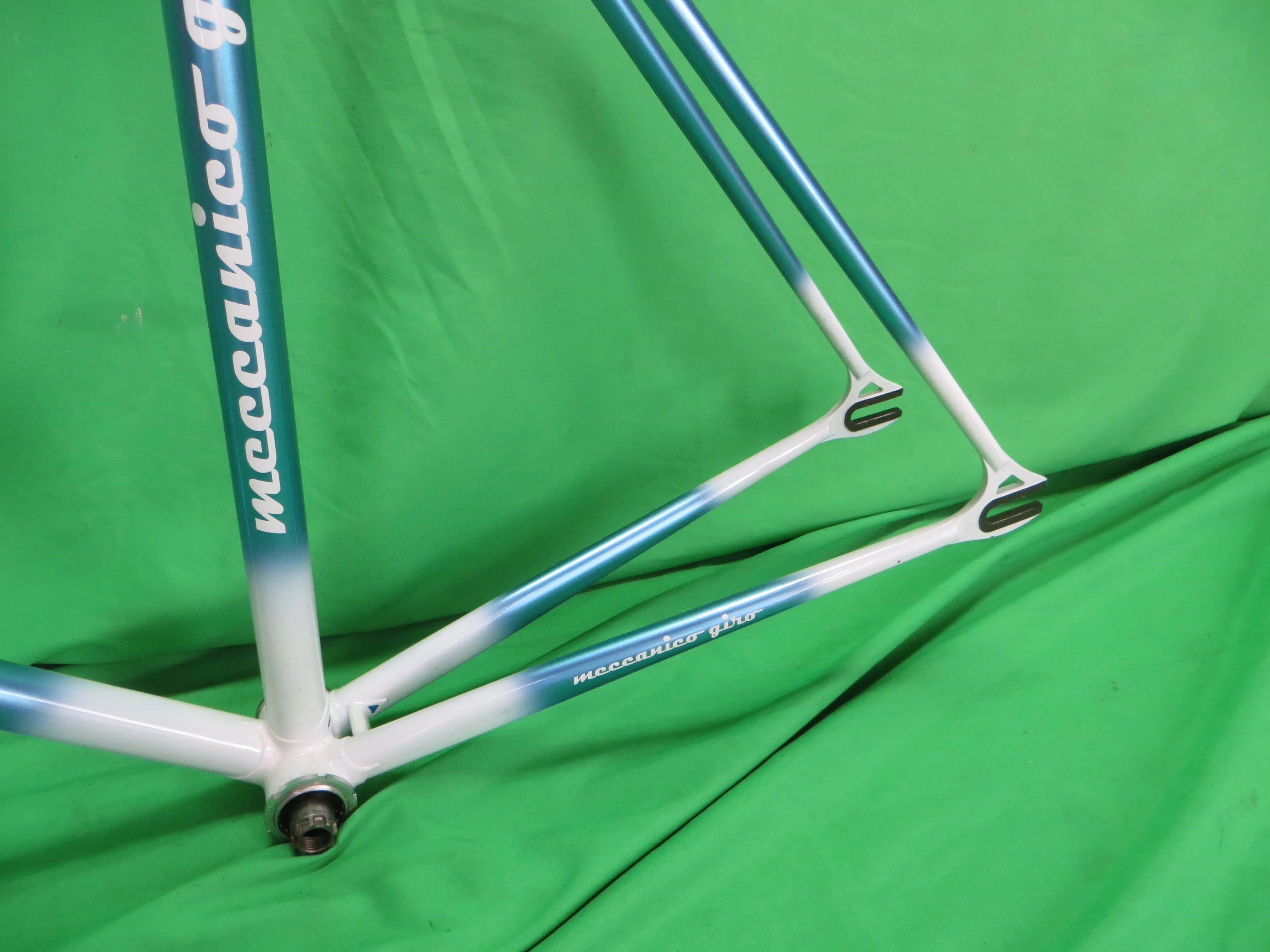 Giro // Sky blue metallic / White Fade // 53.5cm - Image 7