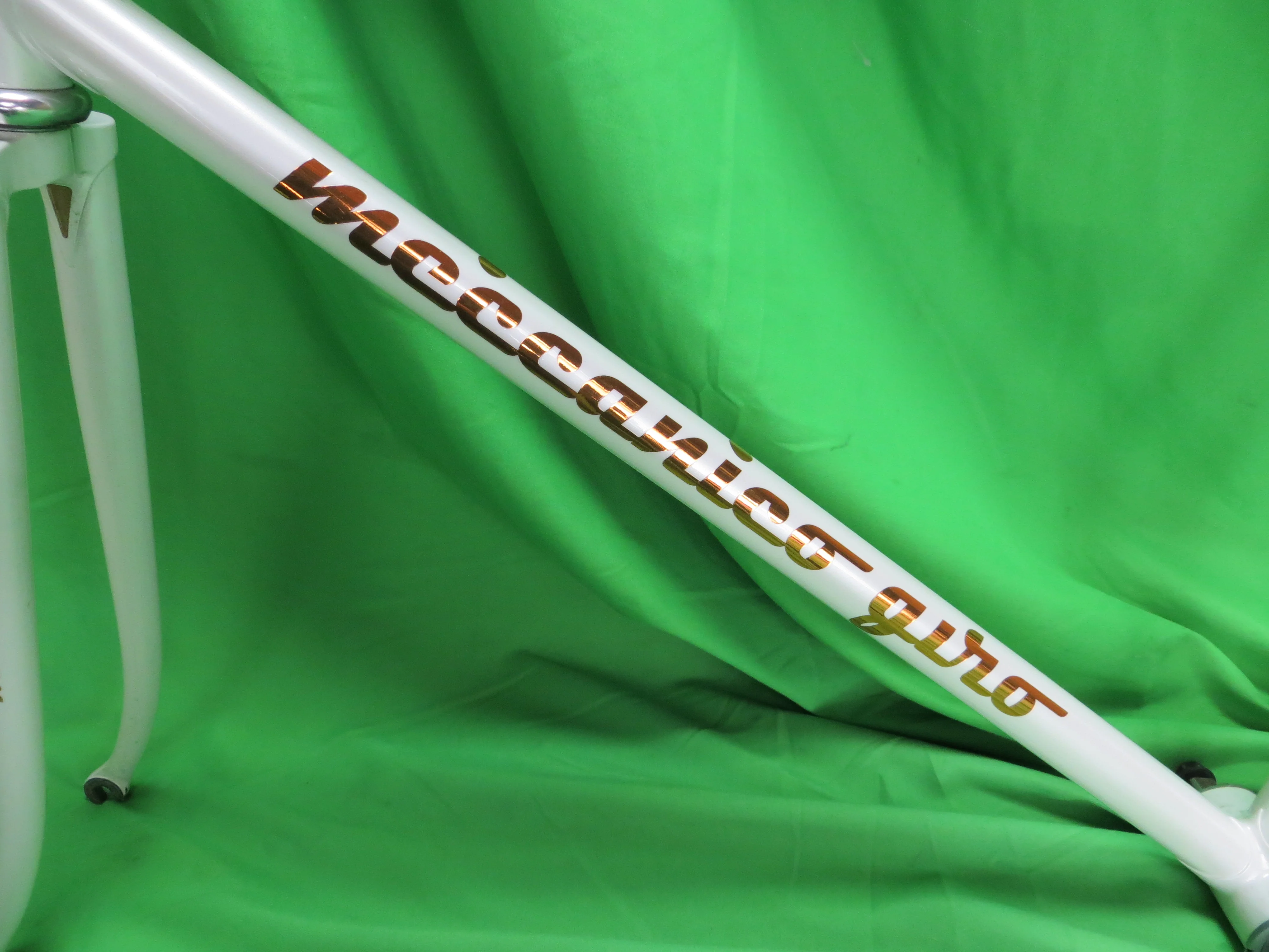 Giro // White // 51.5cm - Image 6