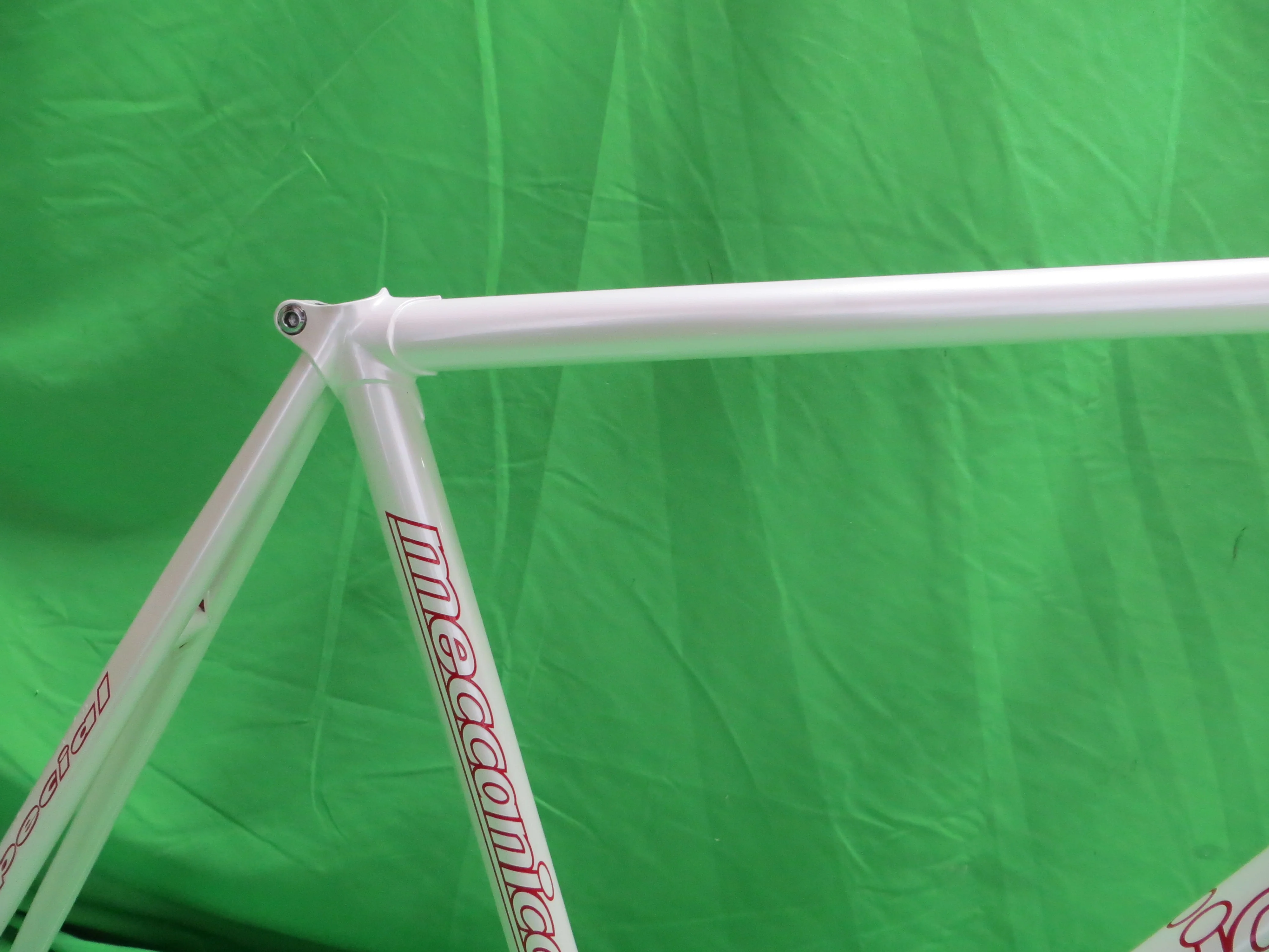 Giro // White // 52.5cm // For Repairs - Image 9