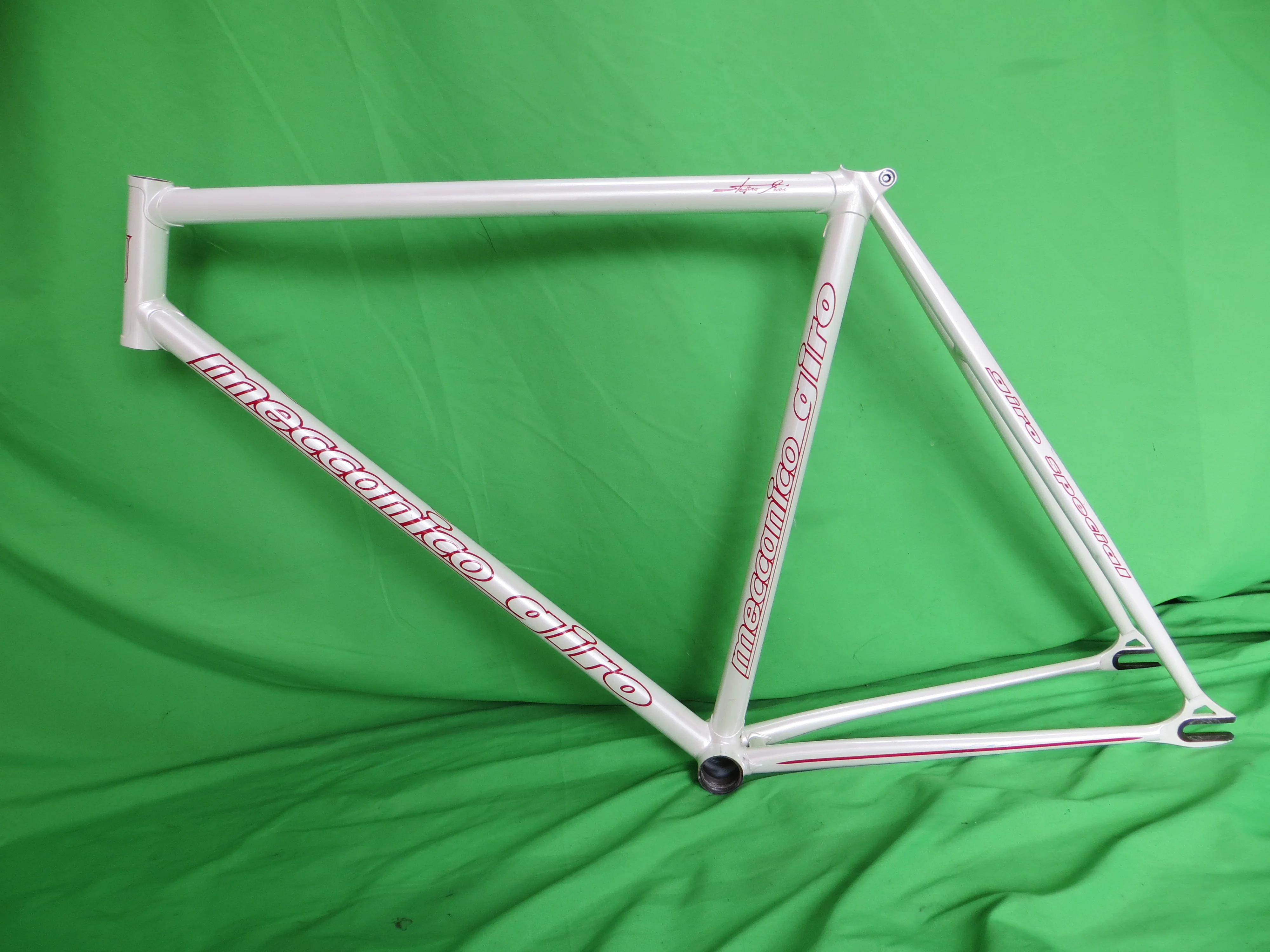 Giro // White // 52cm // For Repairs /260422