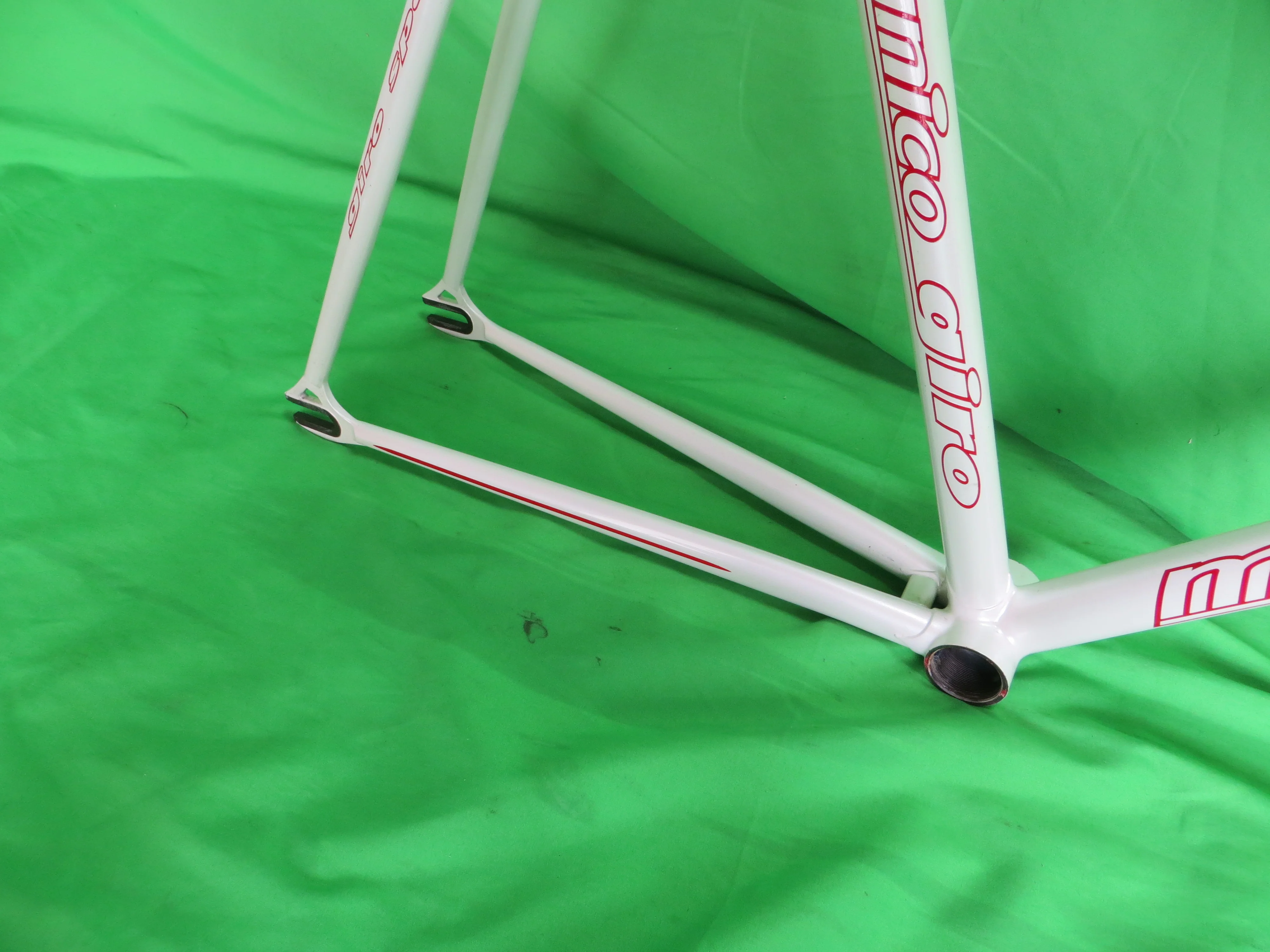 Giro // White // 52cm // For Repairs /260422 - Image 11