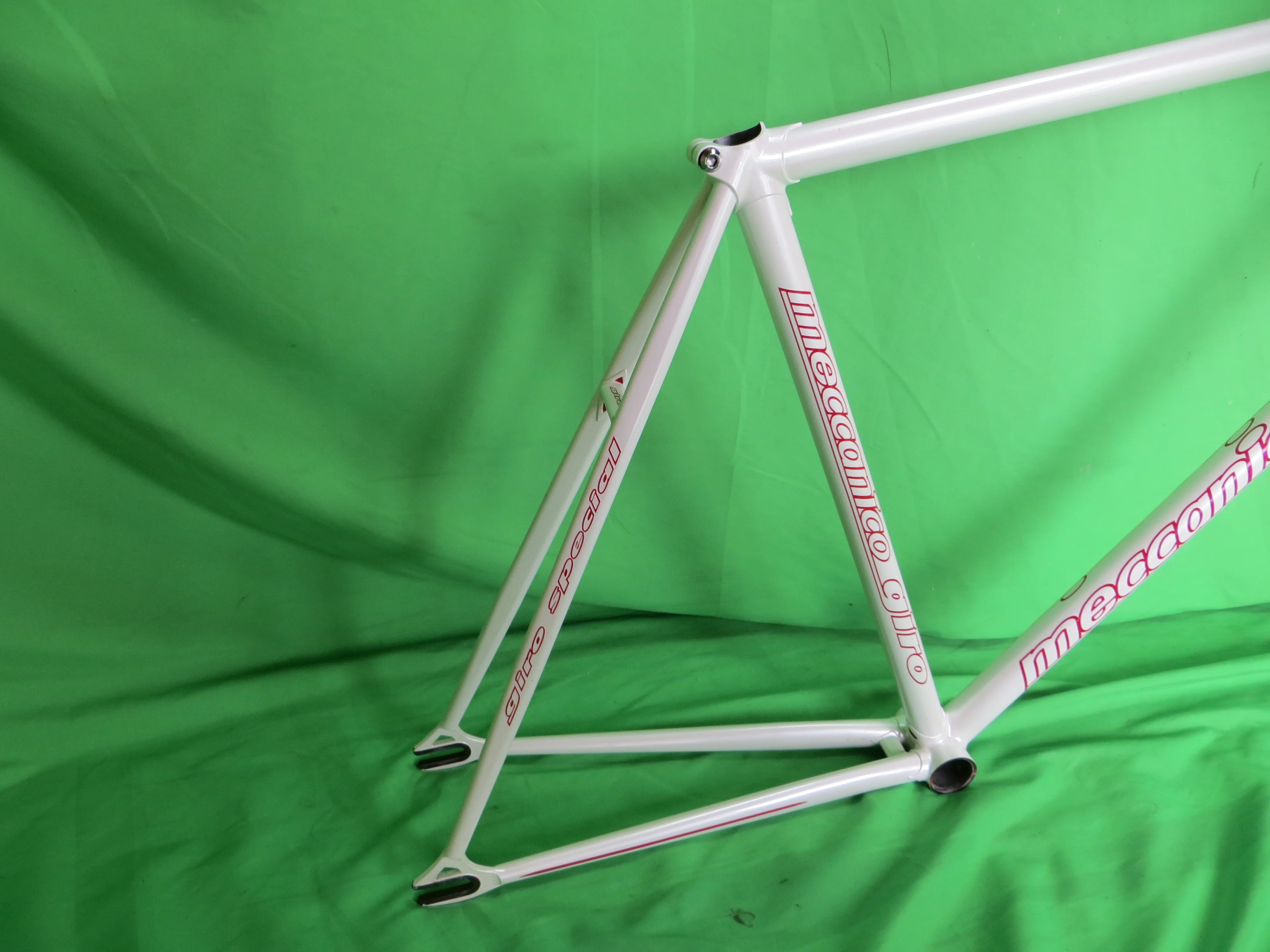 Giro // White // 52cm // For Repairs /260422 - Image 12