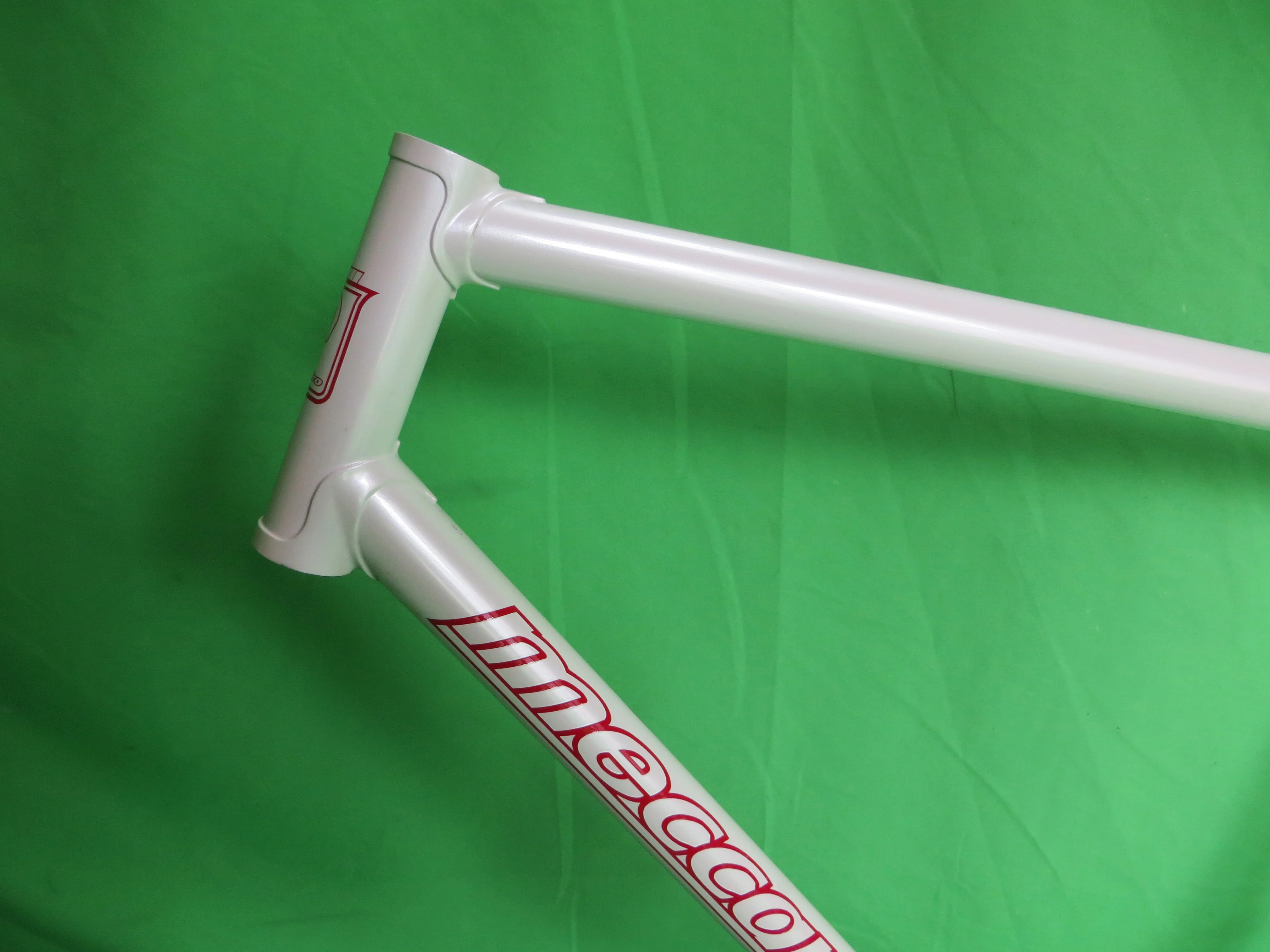 Giro // White // 52cm // For Repairs /260422 - Image 2