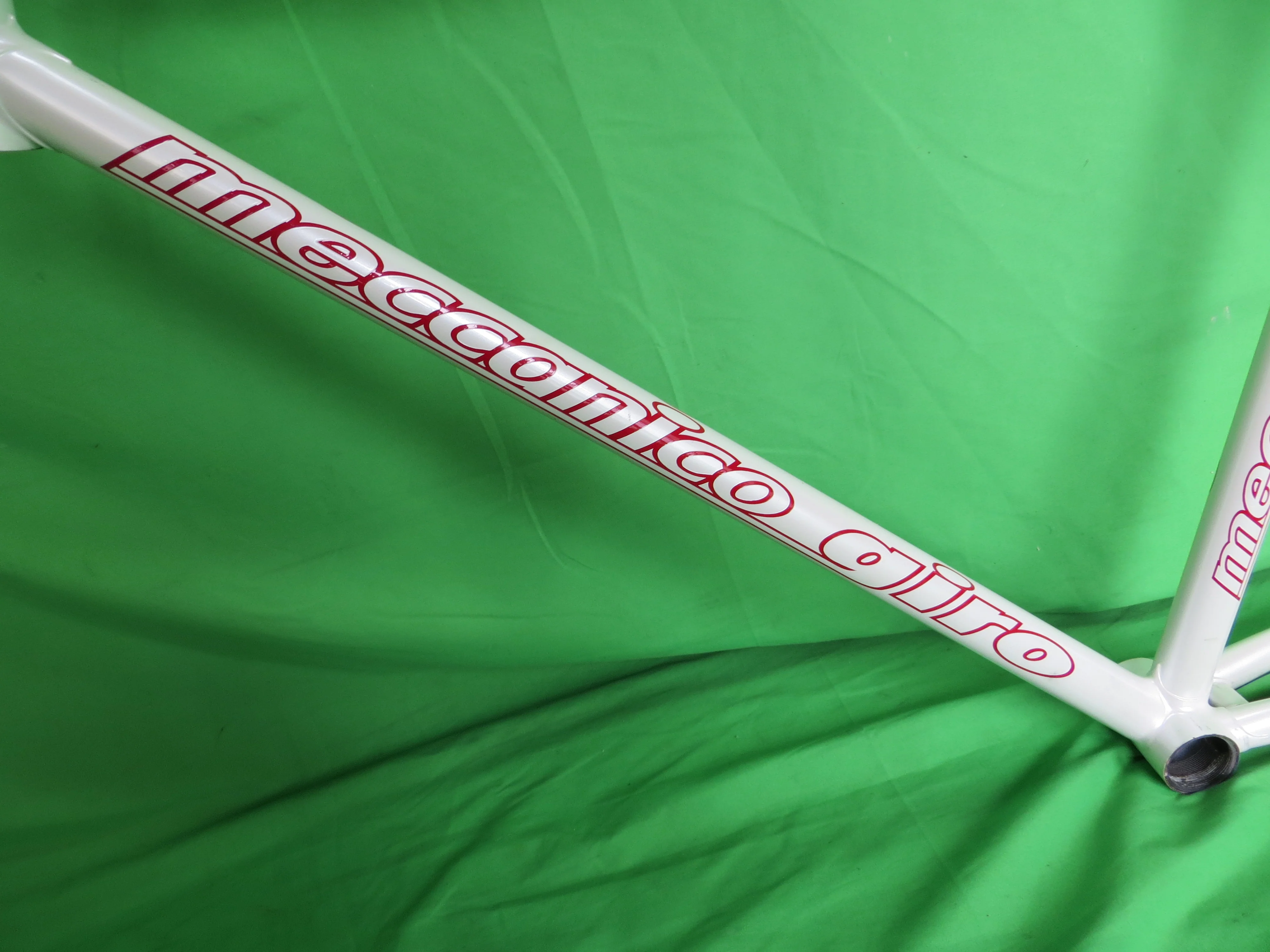 Giro // White // 52cm // For Repairs /260422 - Image 4