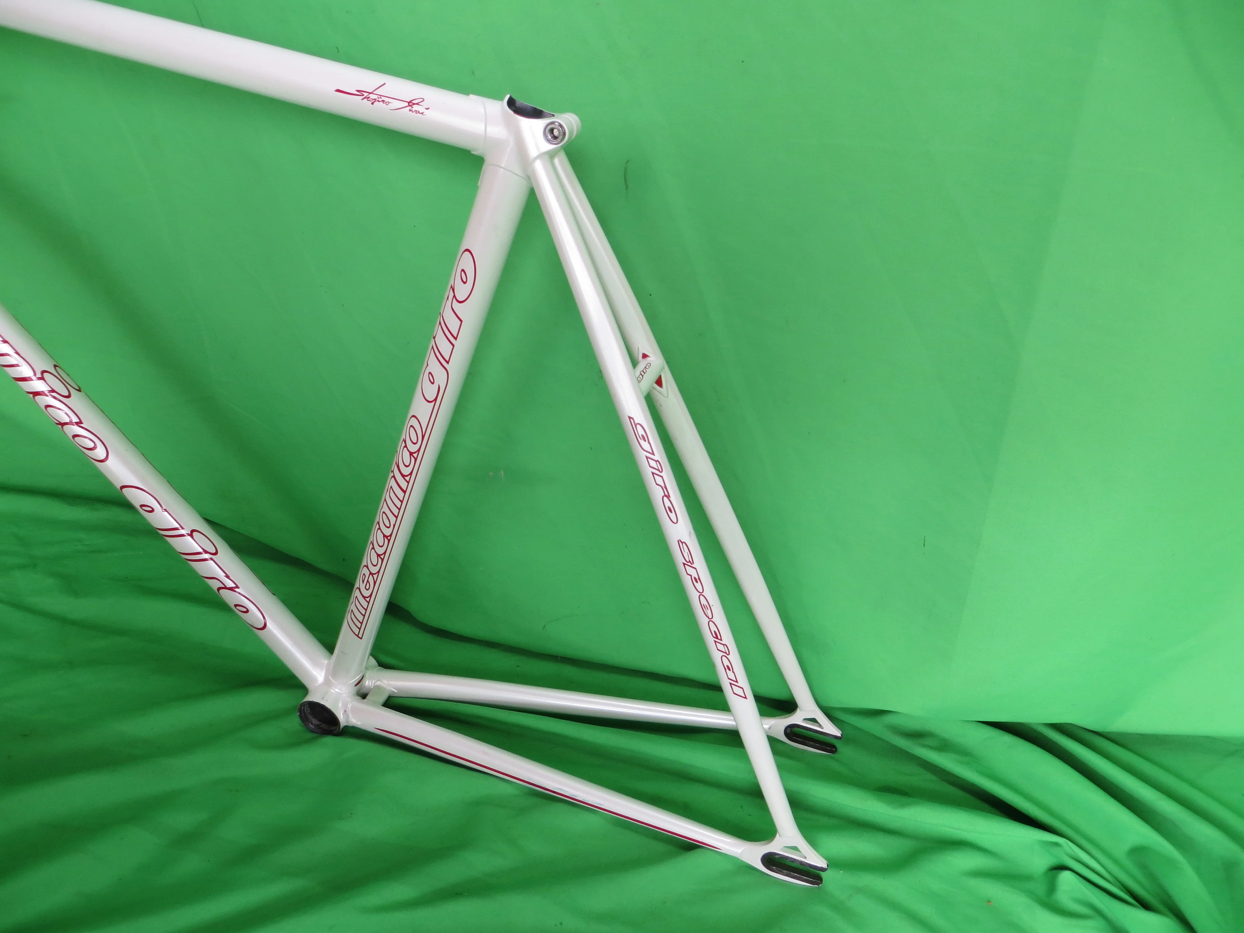 Giro // White // 52cm // For Repairs /260422 - Image 6