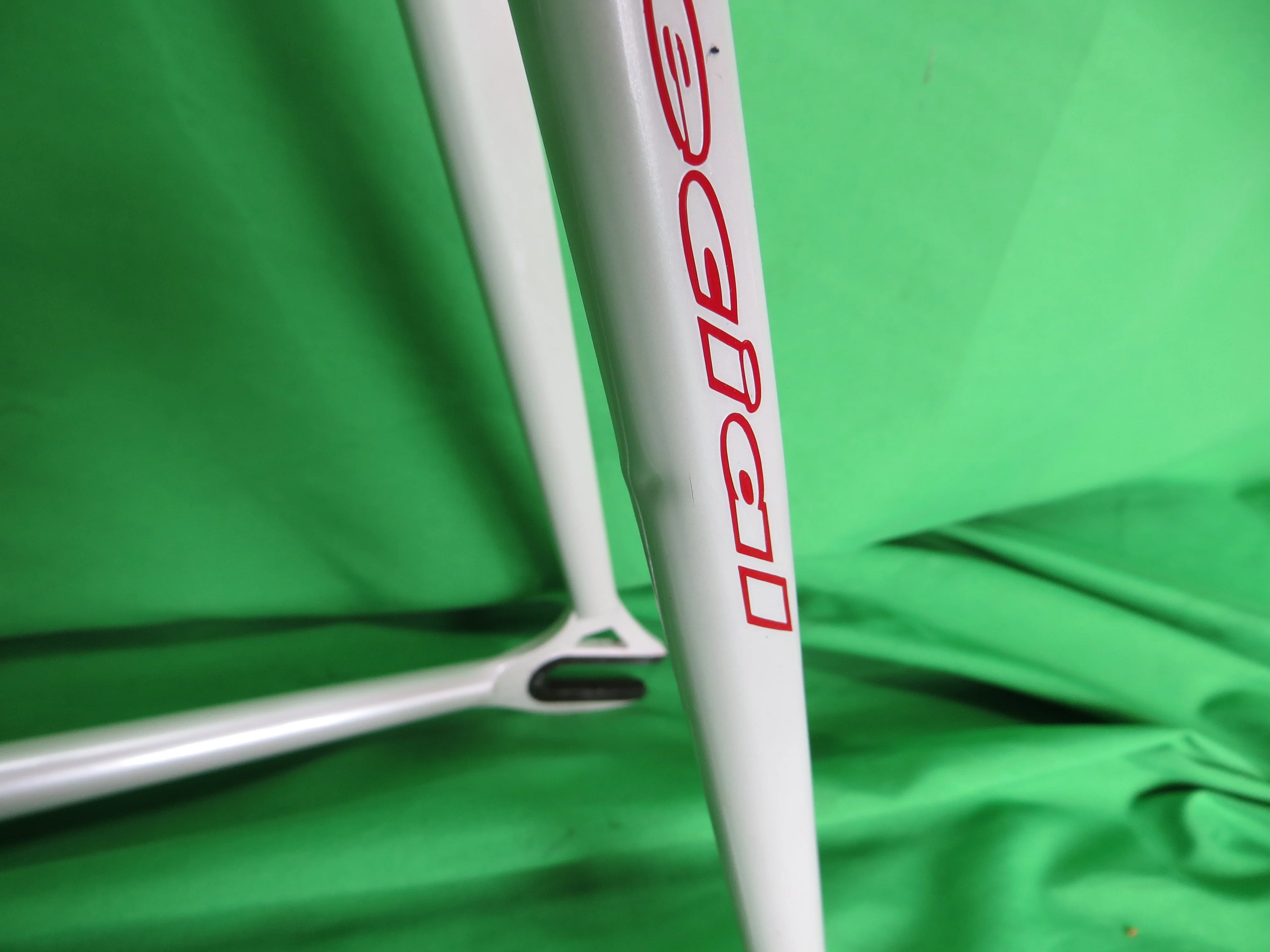 Giro // White // 52cm // For Repairs /260422 - Image 7