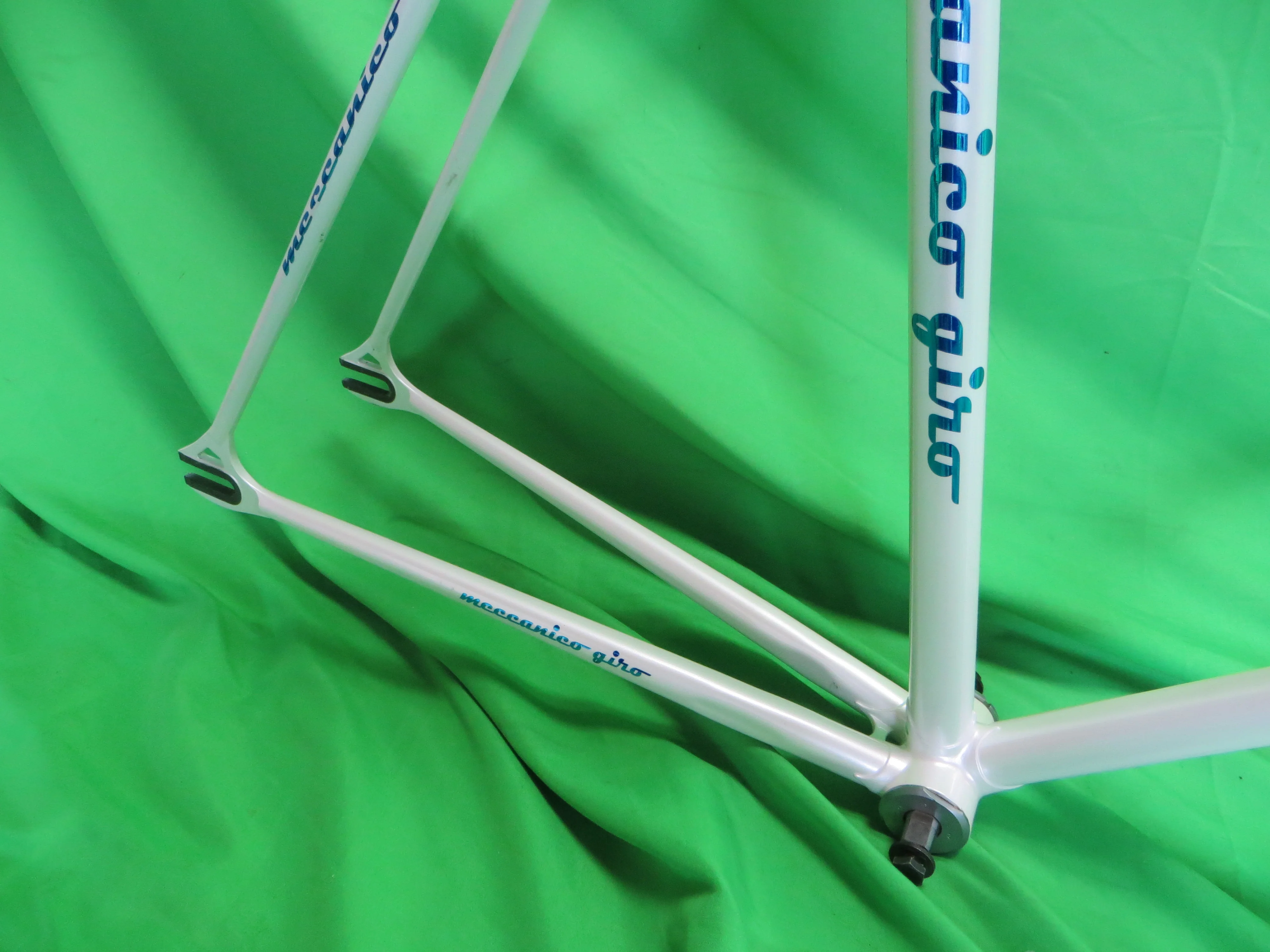 Giro // White // 56cm - Image 16