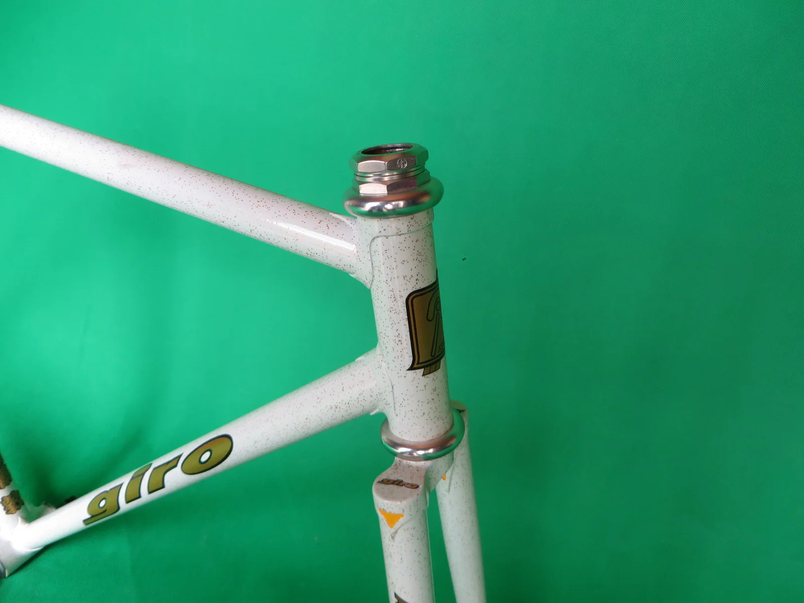 Giro White/Gold Flake {52cm} - Image 12