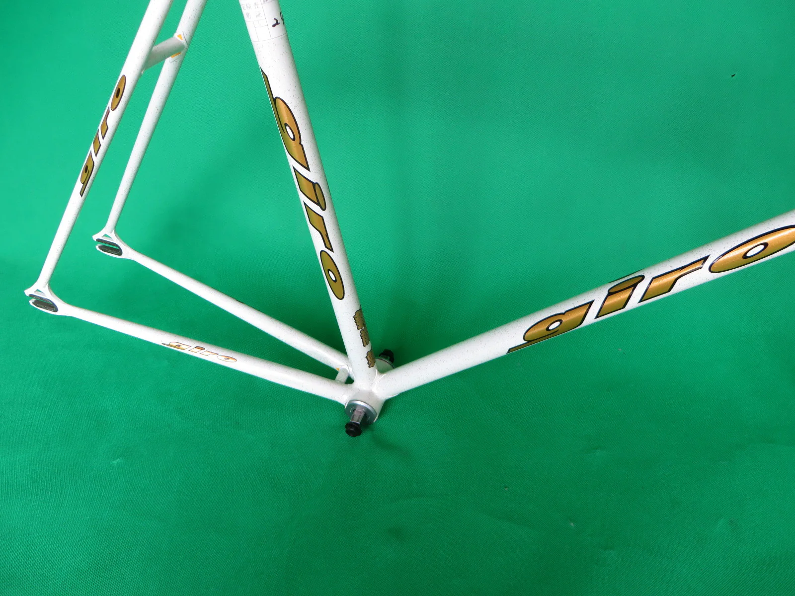 Giro White/Gold Flake {52cm} - Image 4