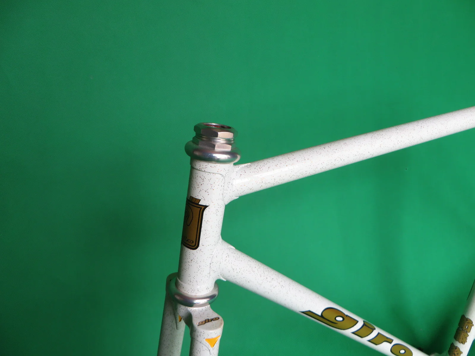 Giro White/Gold Flake {52cm} - Image 7