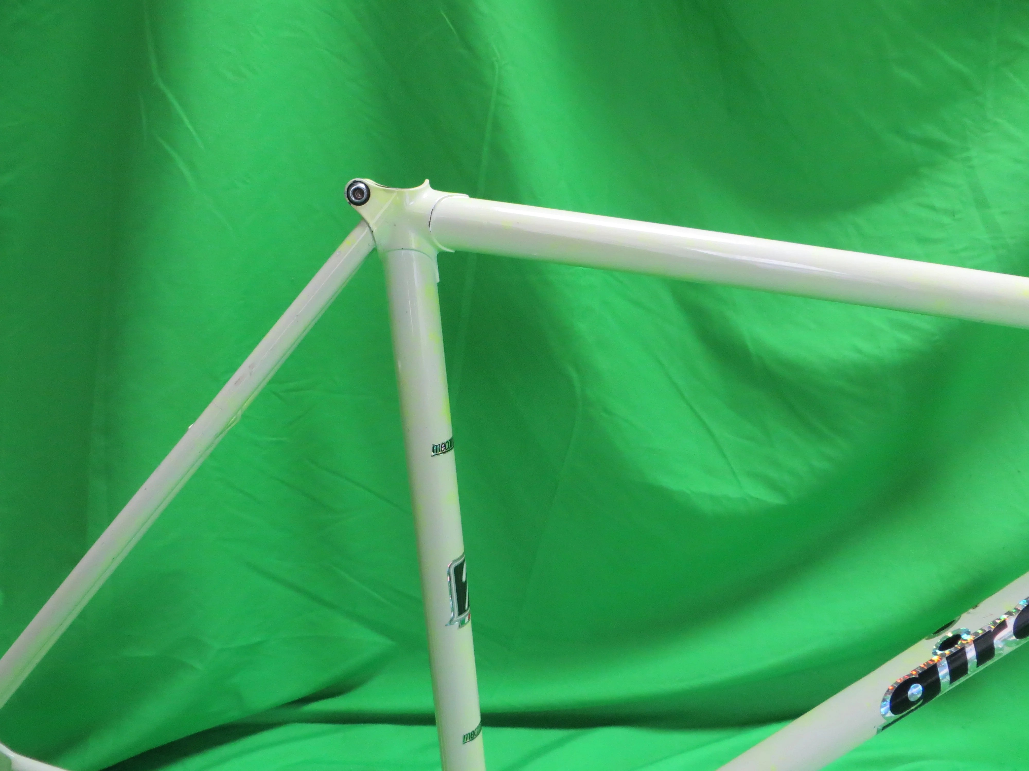 GIRO // White / Neon Yellow Marble Finish // 52cm - Image 13