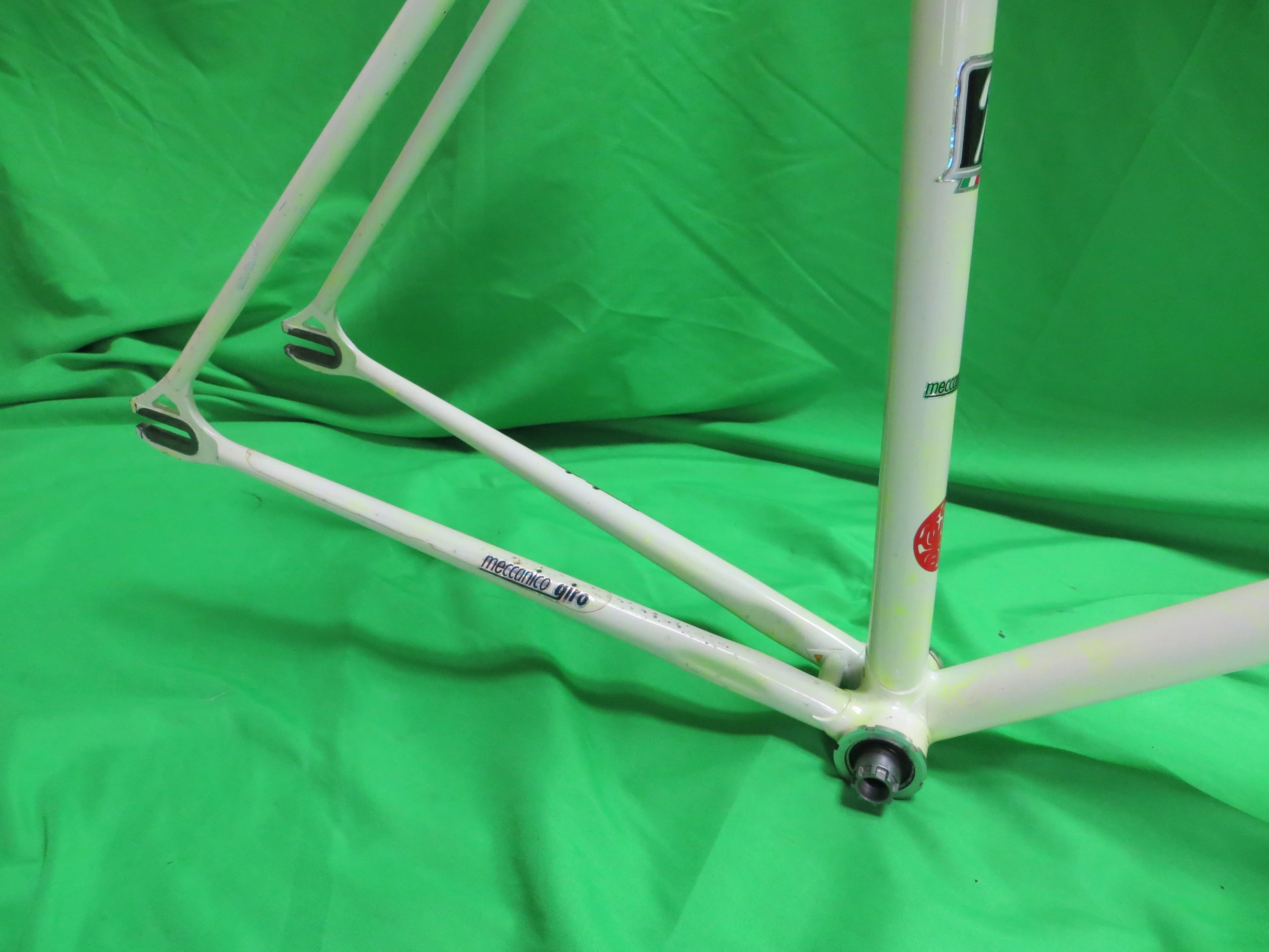 GIRO // White / Neon Yellow Marble Finish // 52cm - Image 15