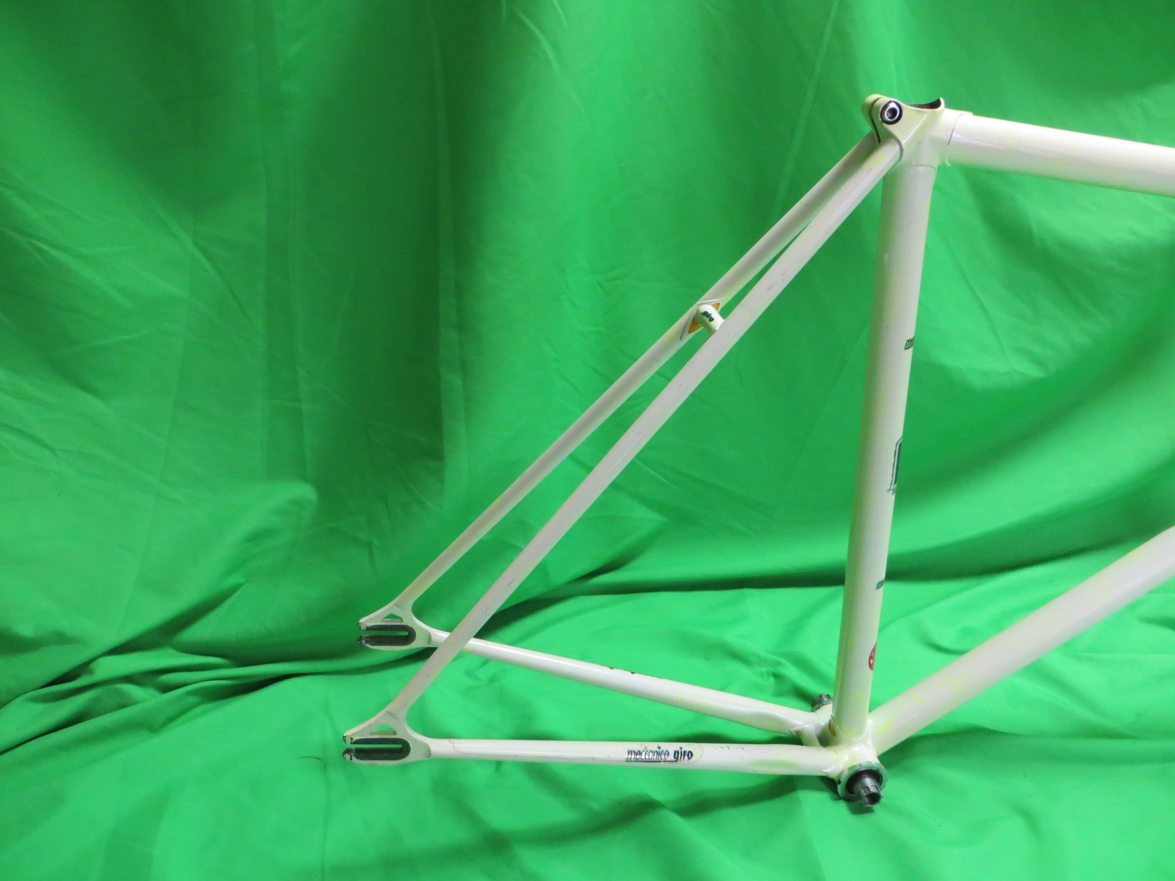 GIRO // White / Neon Yellow Marble Finish // 52cm - Image 16