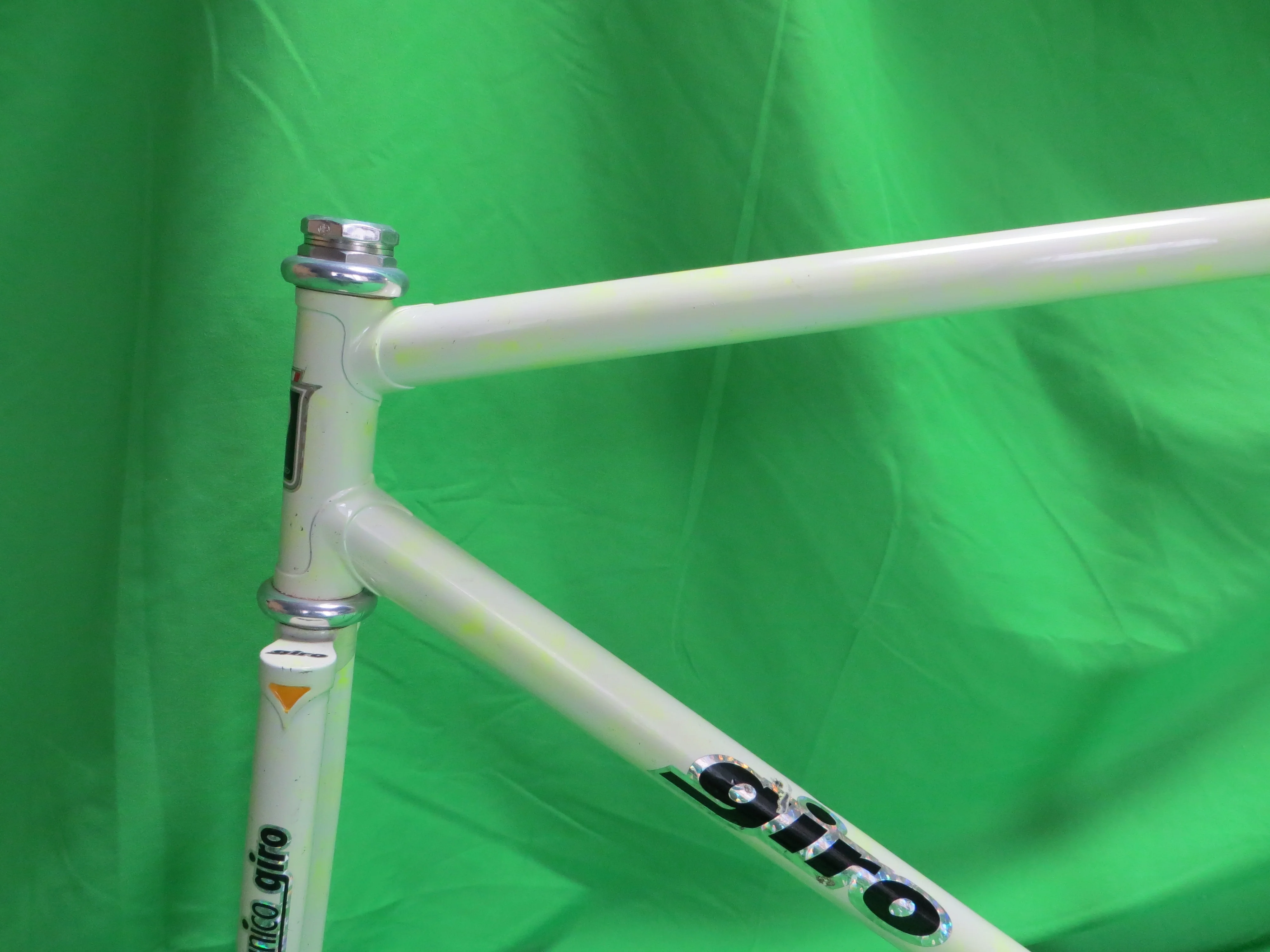 GIRO // White / Neon Yellow Marble Finish // 52cm - Image 2