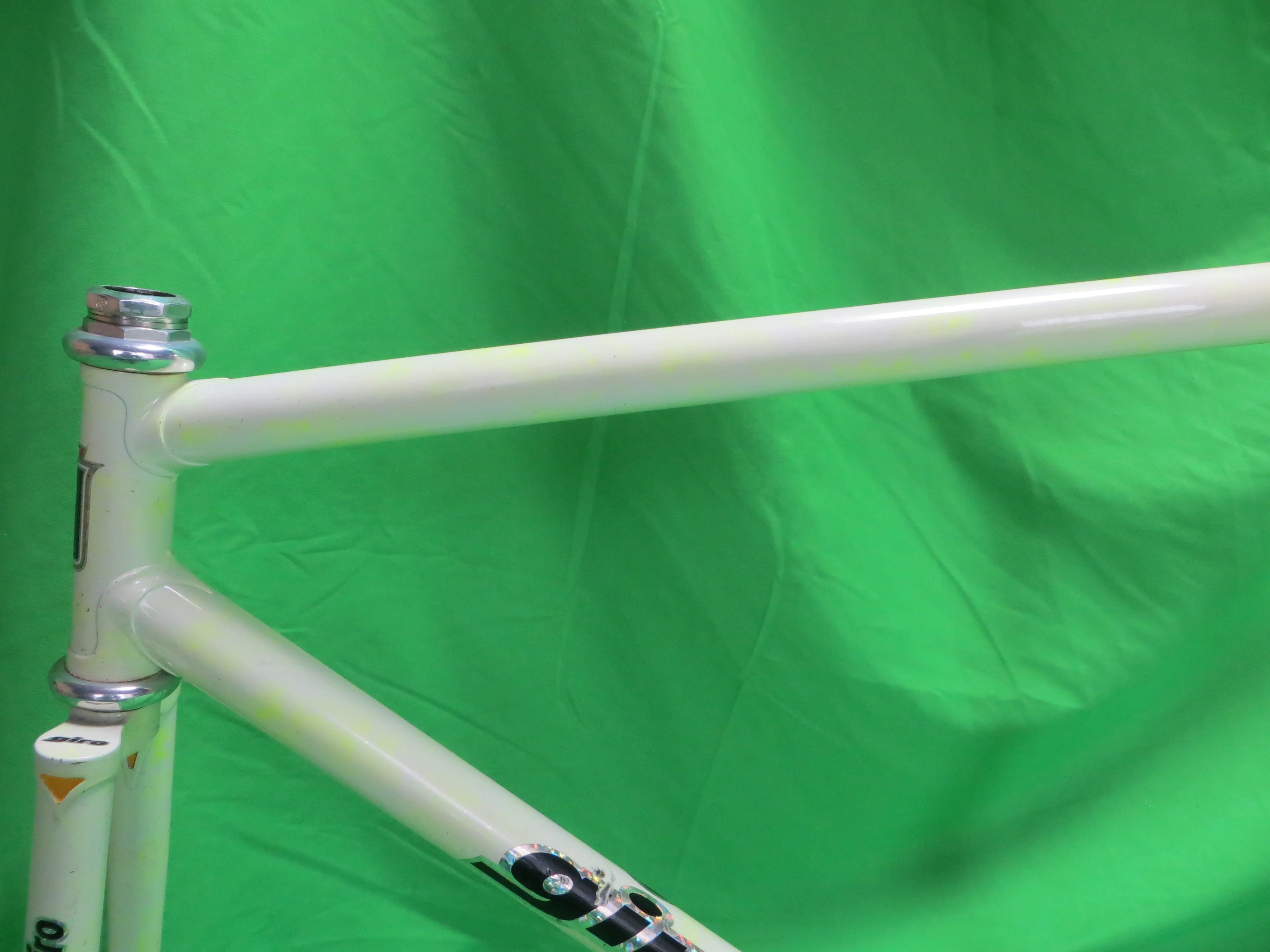 GIRO // White / Neon Yellow Marble Finish // 52cm - Image 5