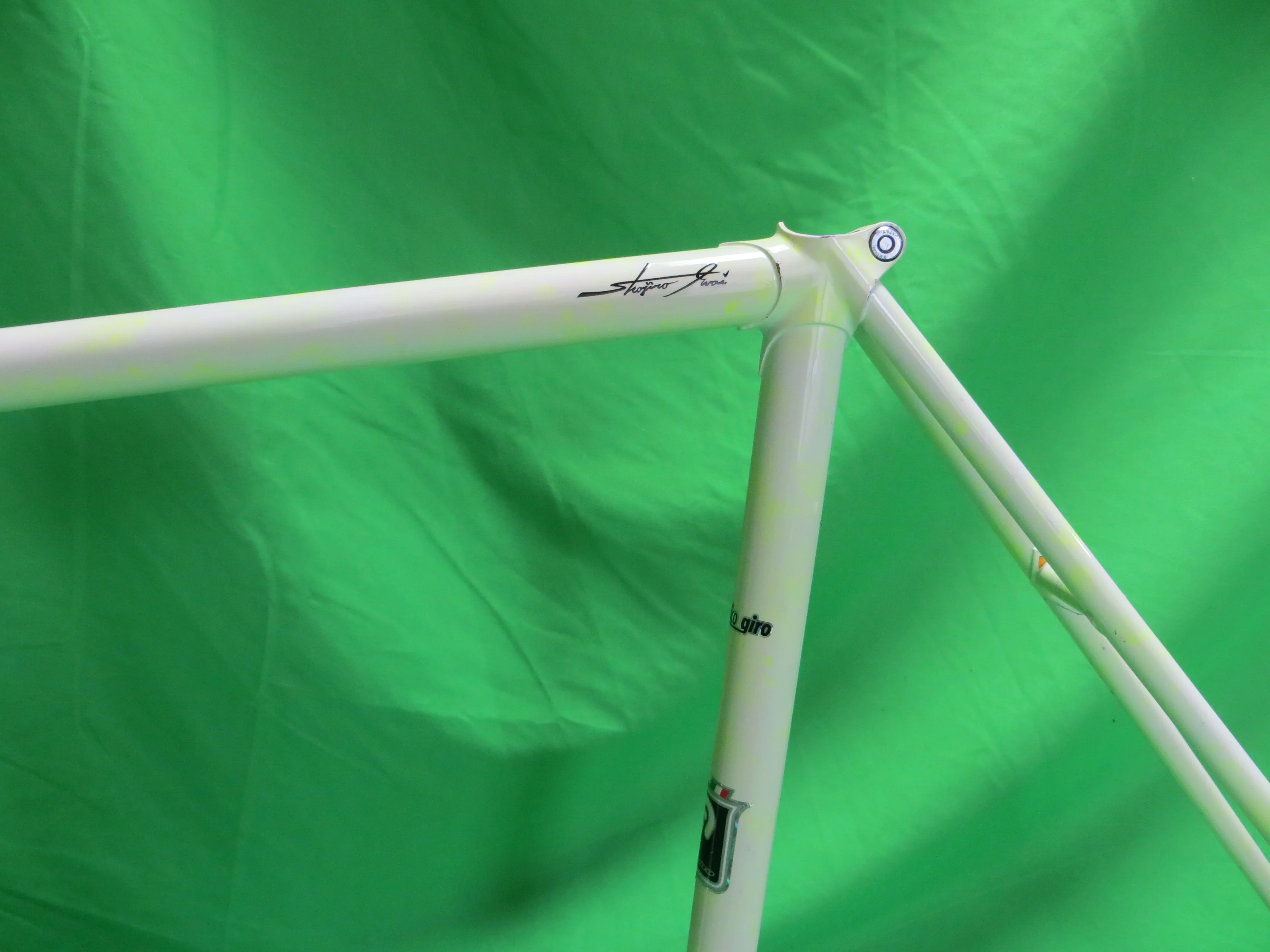 GIRO // White / Neon Yellow Marble Finish // 52cm - Image 6