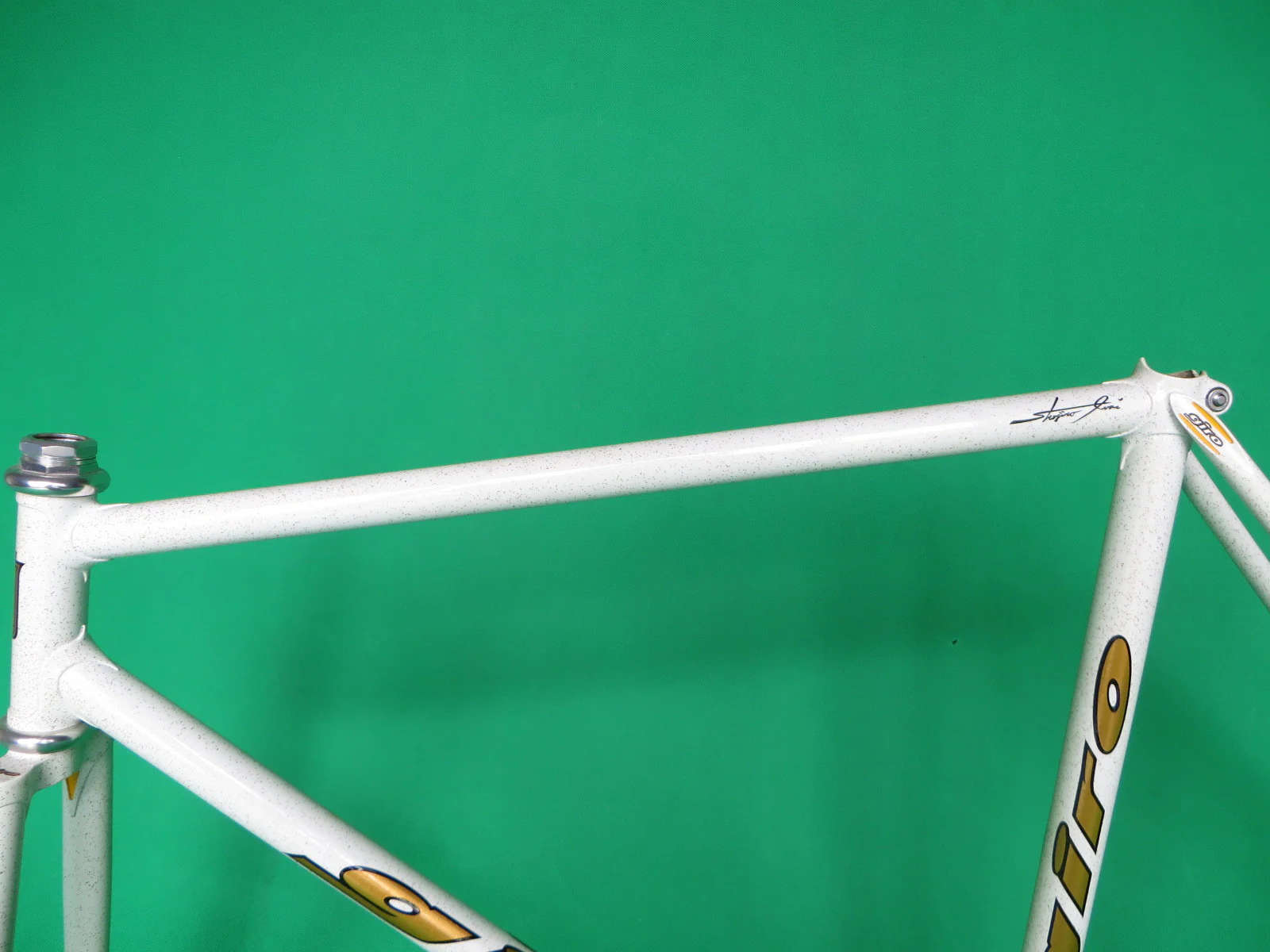 Giro White w Gold flake #3 (52.5cm) - Image 4