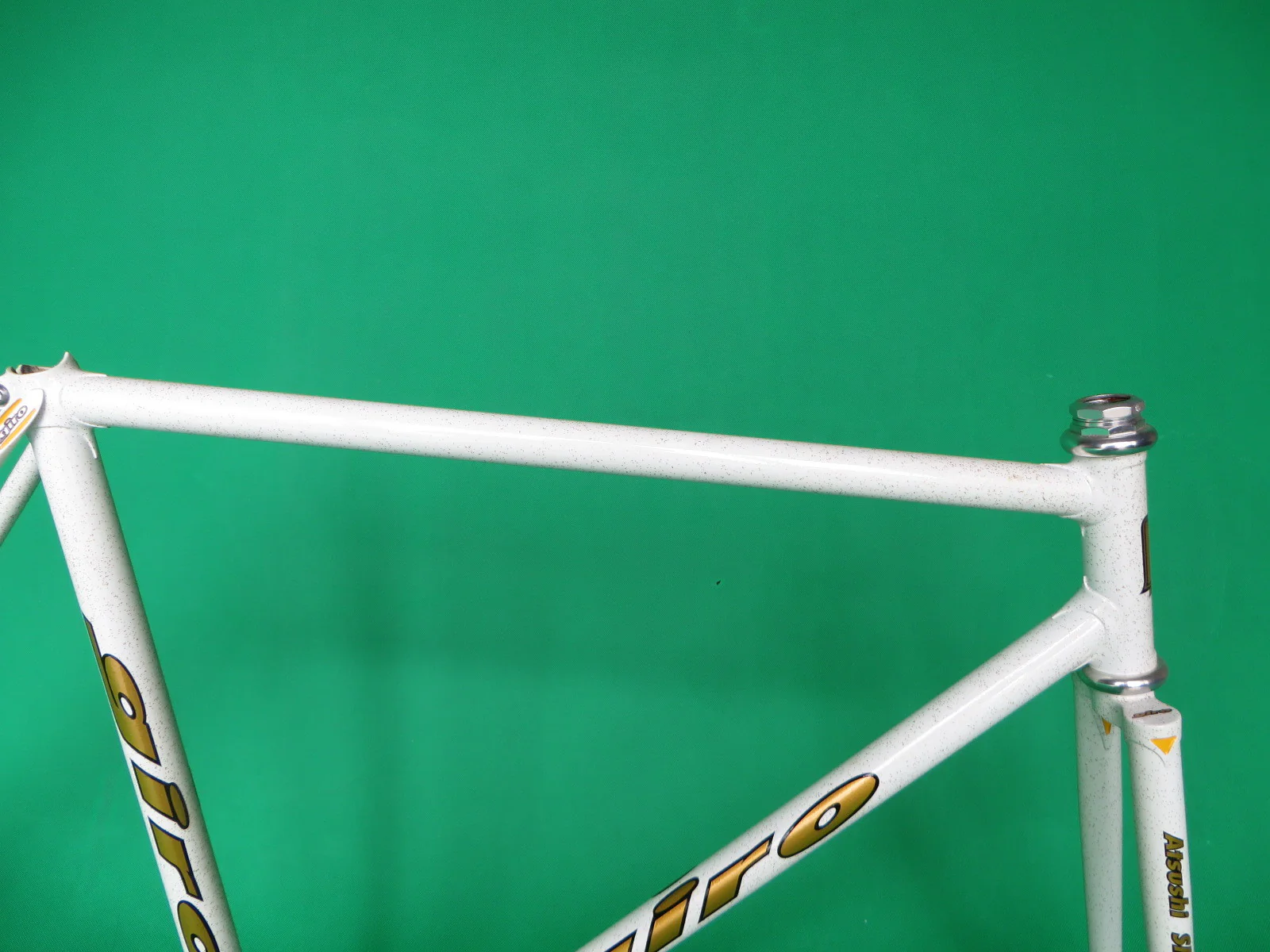 Giro White w Gold flake #3 (52.5cm) - Image 9