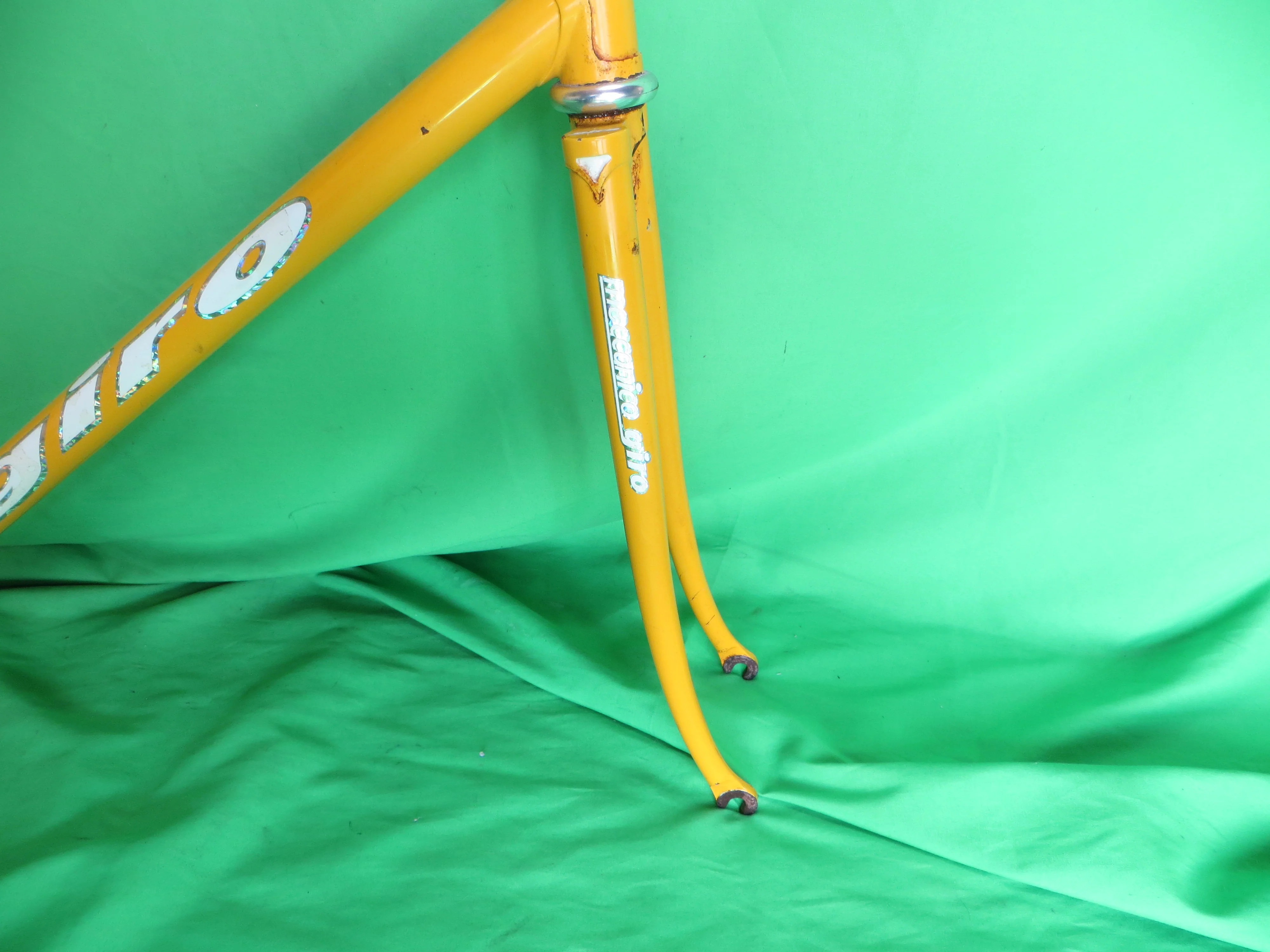 Giro // Yellow Metallic // 53.5cm - Image 11