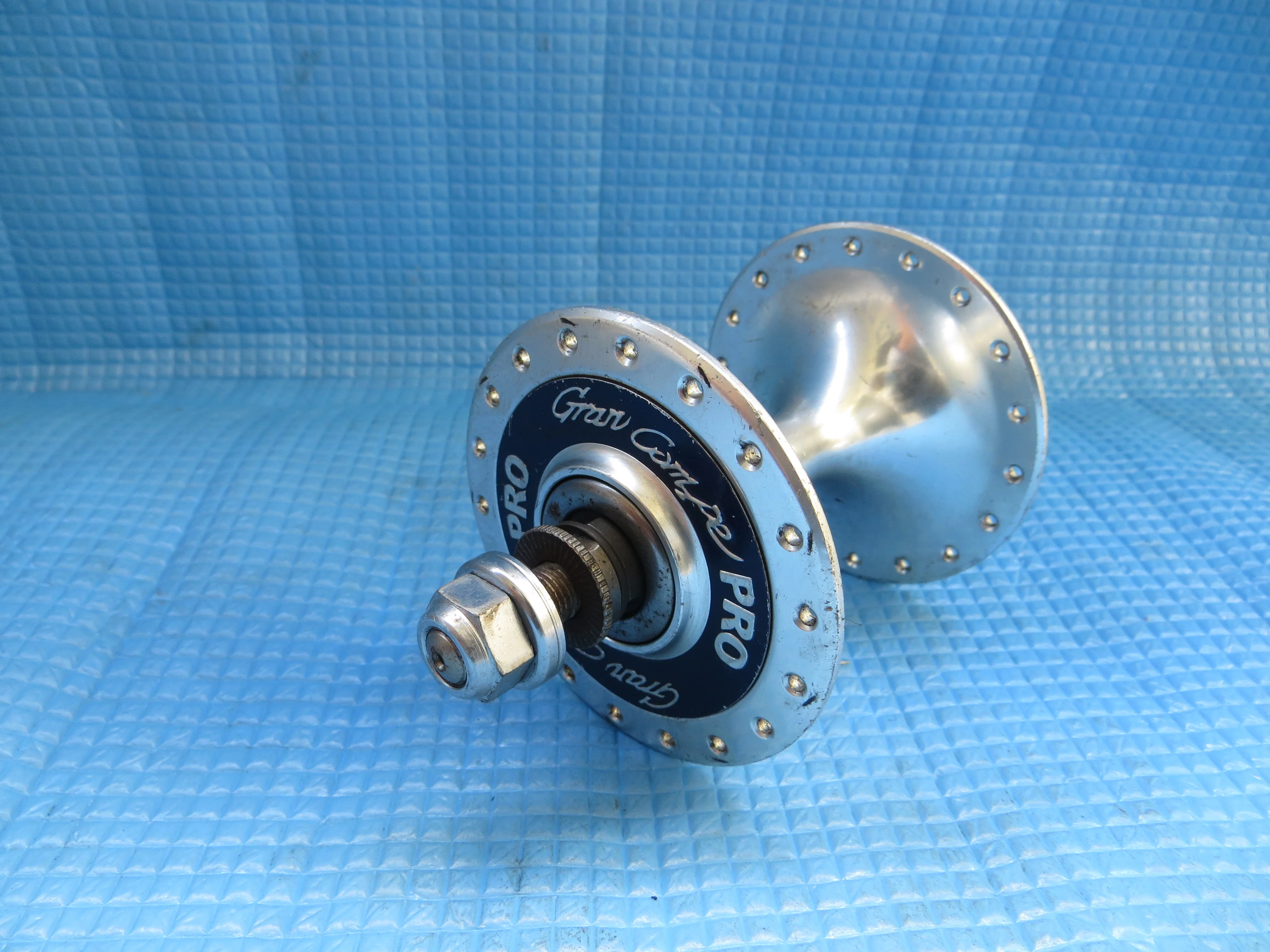 Gran Compe Pro 36H Front Hub 9mm Axle NJS (22092844) - Image 3